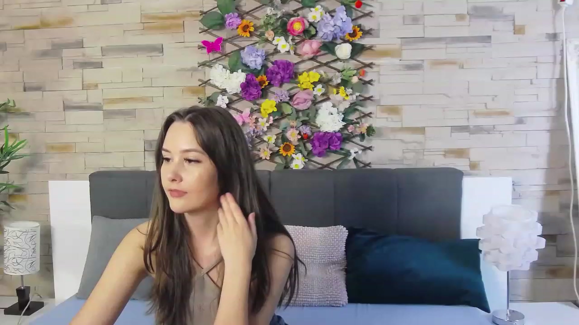 Gallery image thumbnail from Radiance's myfreecams stream on, 05/24/2023, 14:33 image 16 of 20