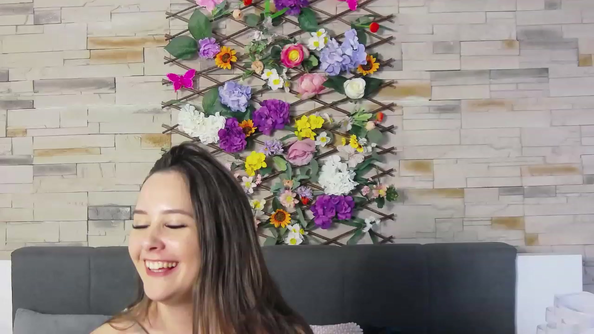 Gallery image thumbnail from Radiance's myfreecams stream on, 05/24/2023, 16:57 image 14 of 20