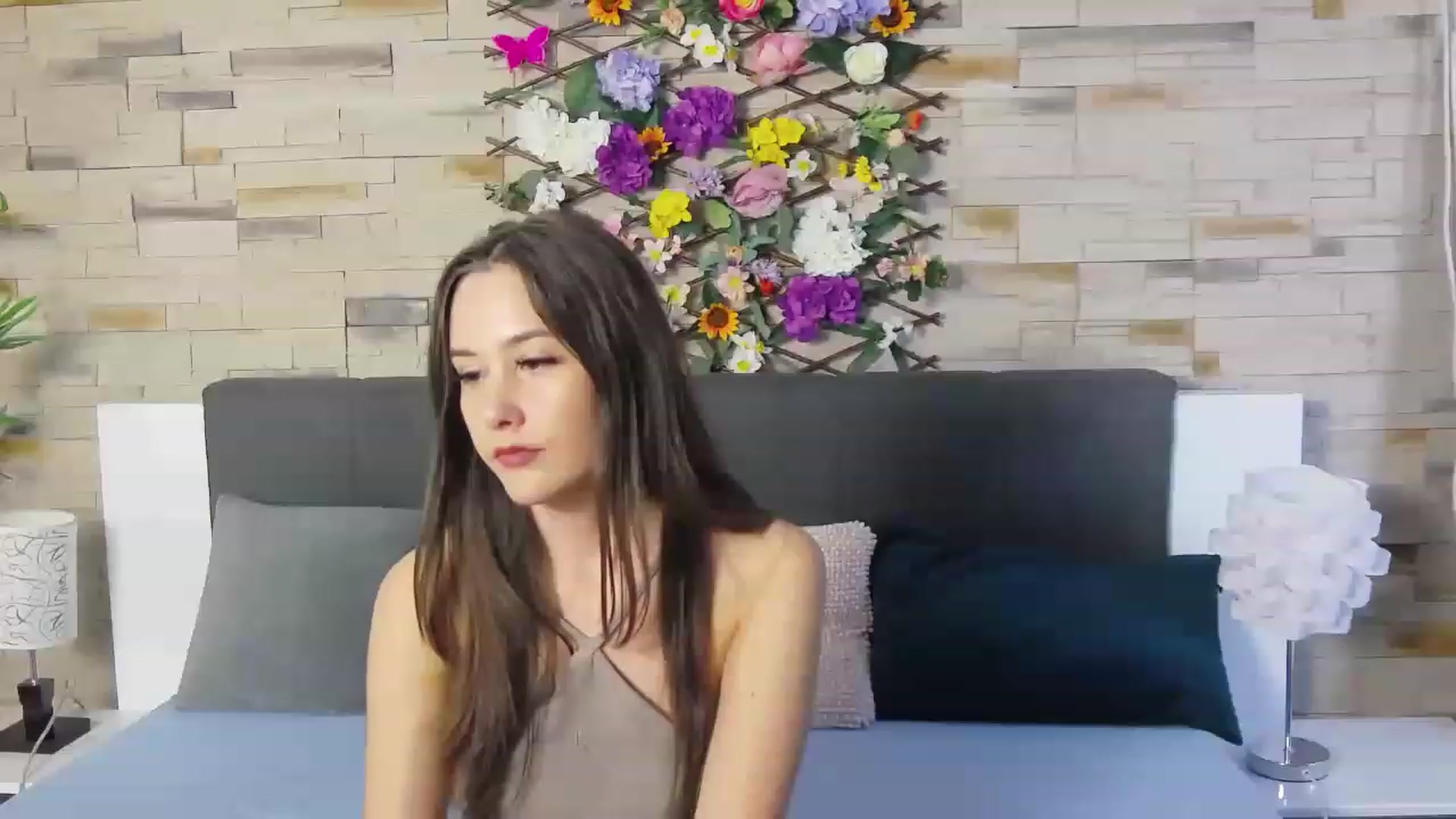 Gallery image thumbnail from Radiance's myfreecams stream on, 05/24/2023, 16:57 image 5 of 20