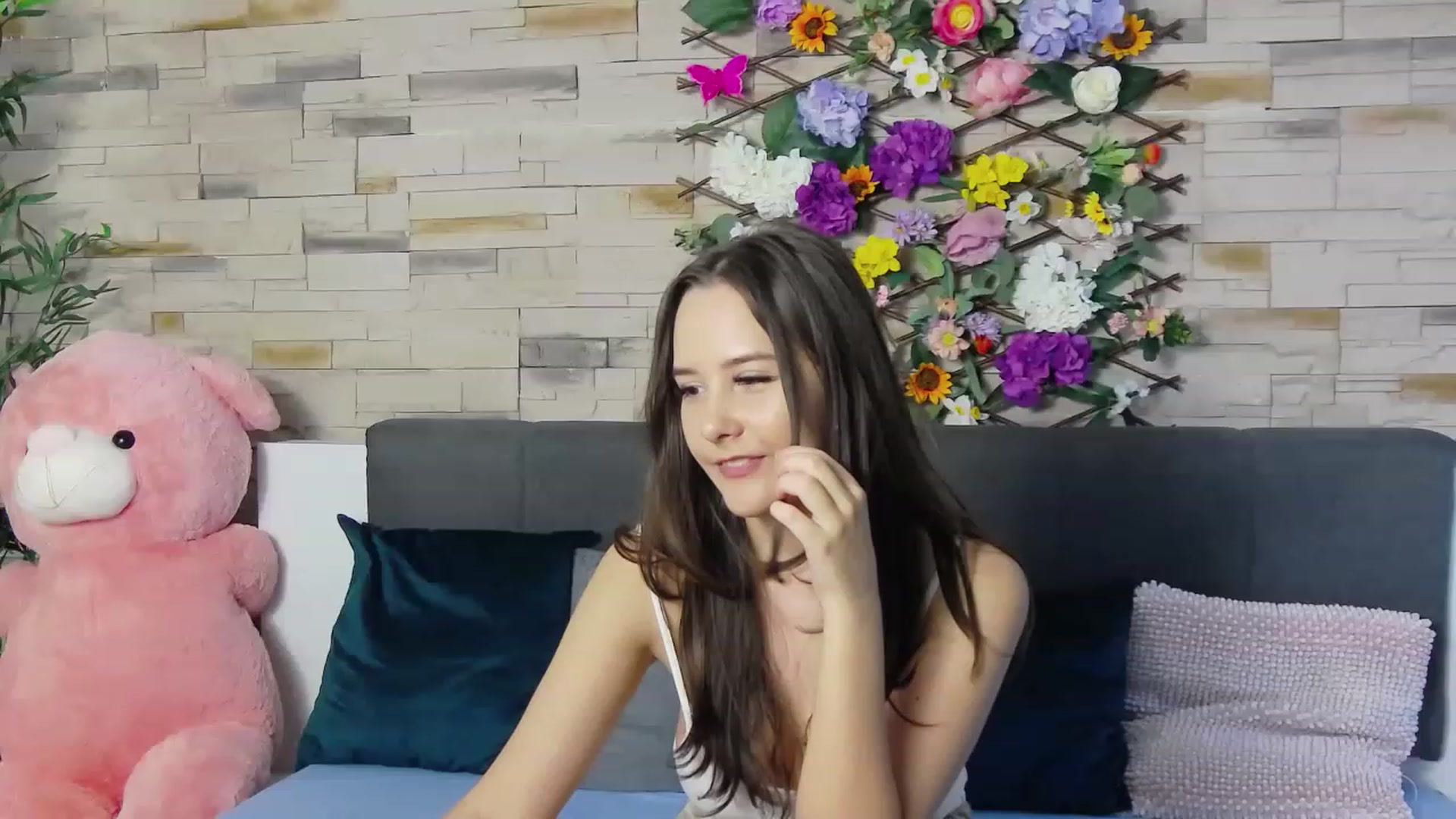 Gallery image thumbnail from Radiance's myfreecams stream on, 05/27/2023, 14:40 image 13 of 20