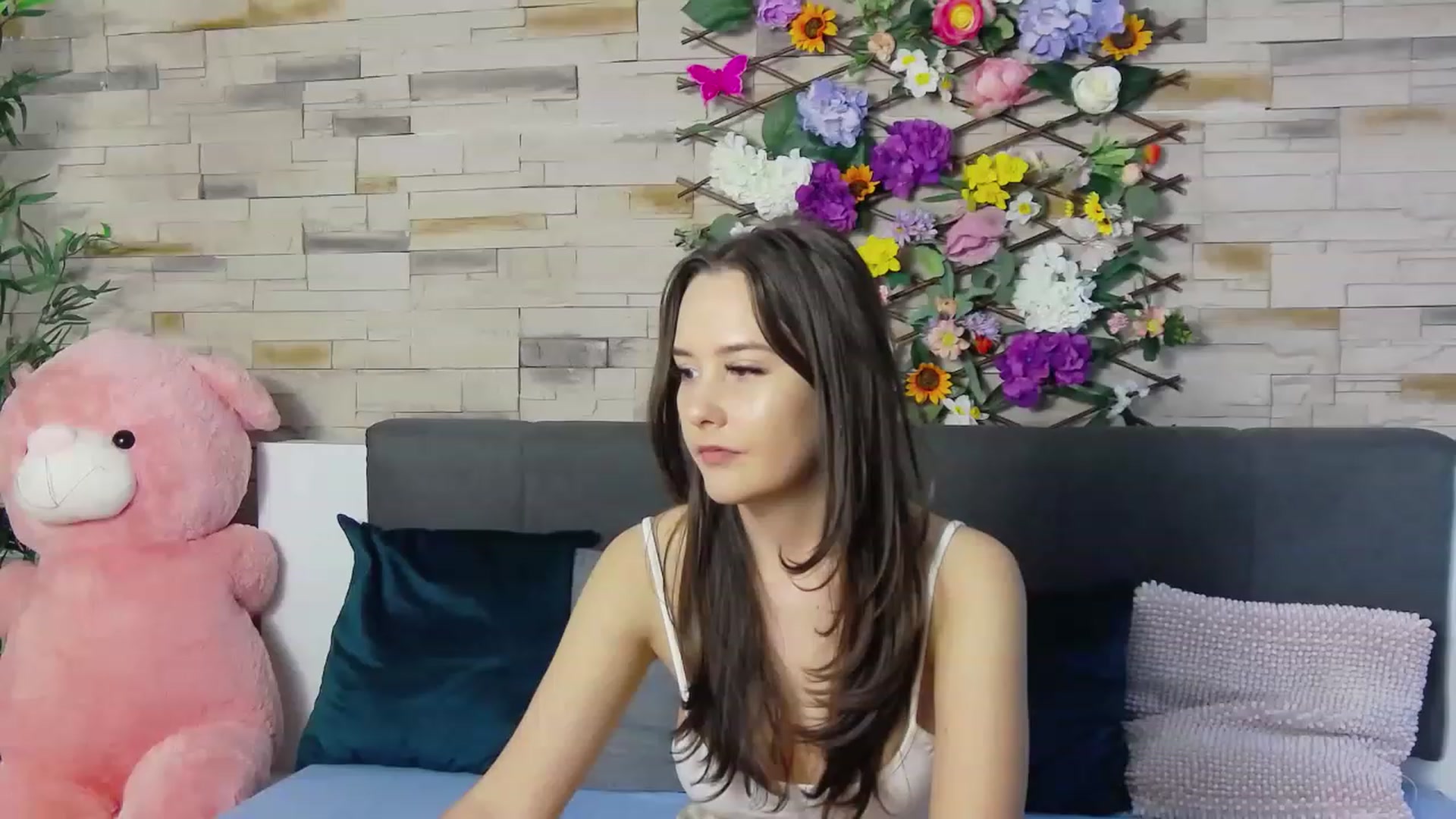 Gallery image thumbnail from Radiance's myfreecams stream on, 05/27/2023, 14:40 image 10 of 20