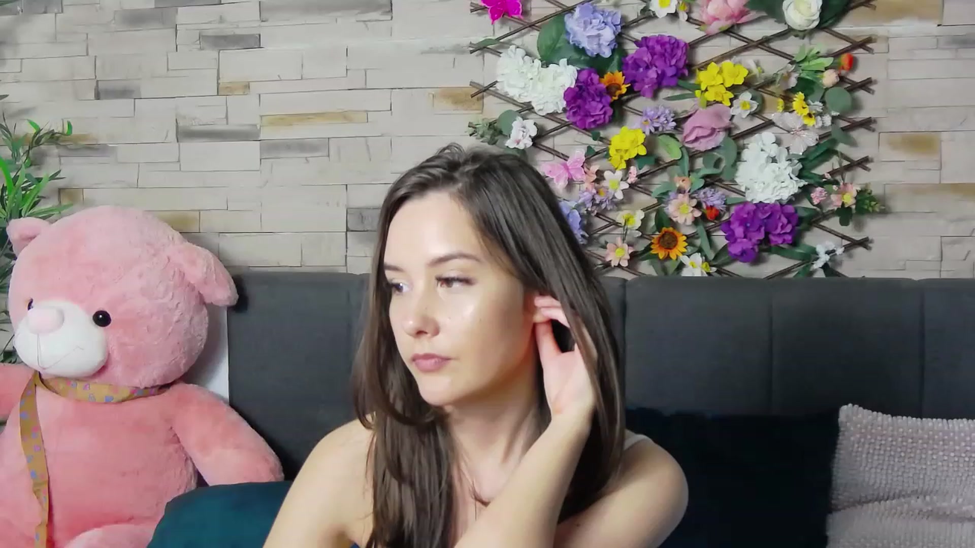 Gallery image thumbnail from Radiance's myfreecams stream on, 05/27/2023, 19:38 image 20 of 20