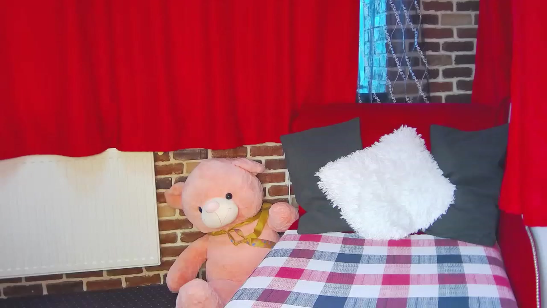Gallery image thumbnail from Radiance's myfreecams stream on, 05/31/2023, 15:07 image 12 of 20