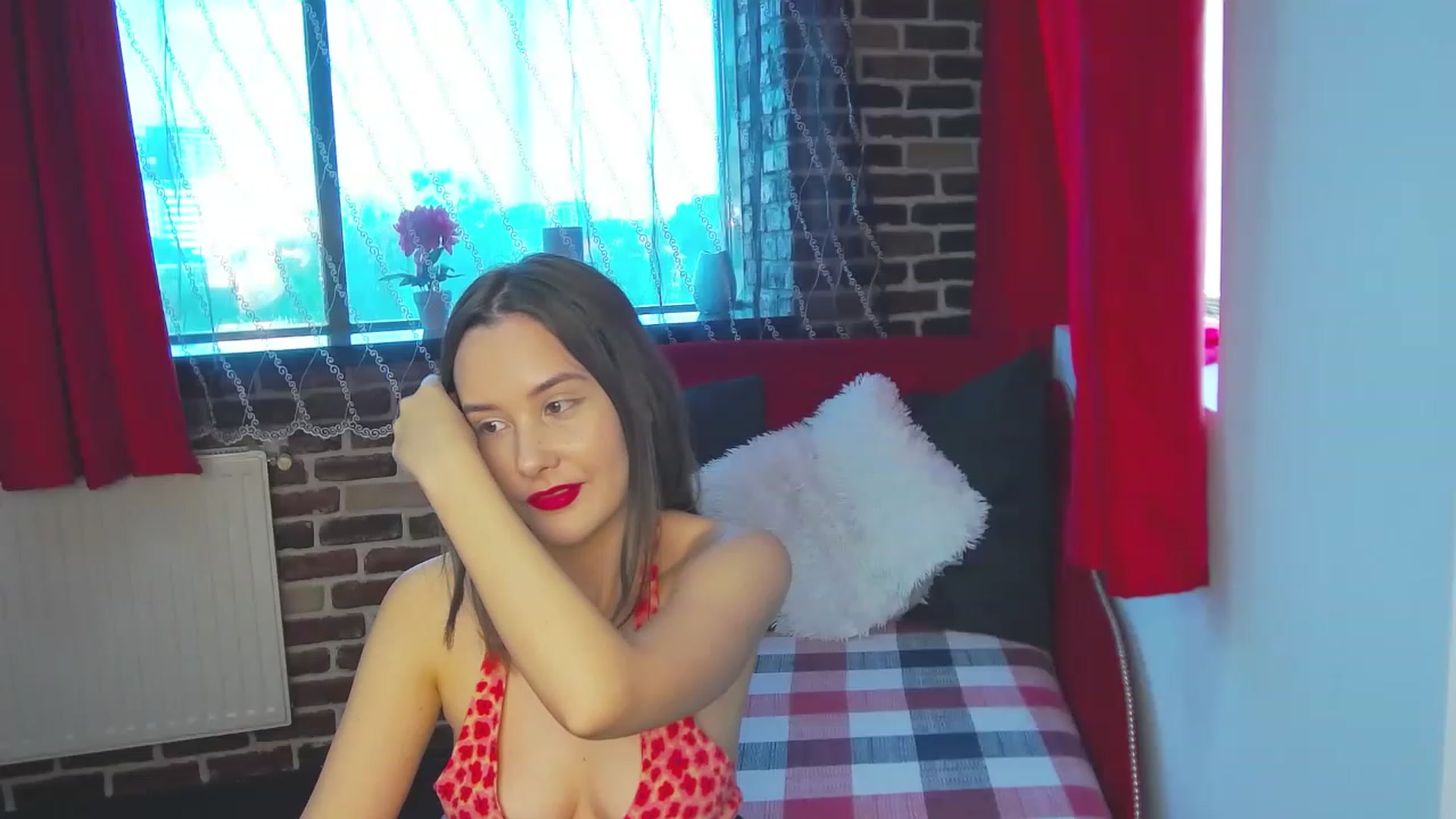 Gallery image thumbnail from Radiance's myfreecams stream on, 06/01/2023, 13:21 image 19 of 20