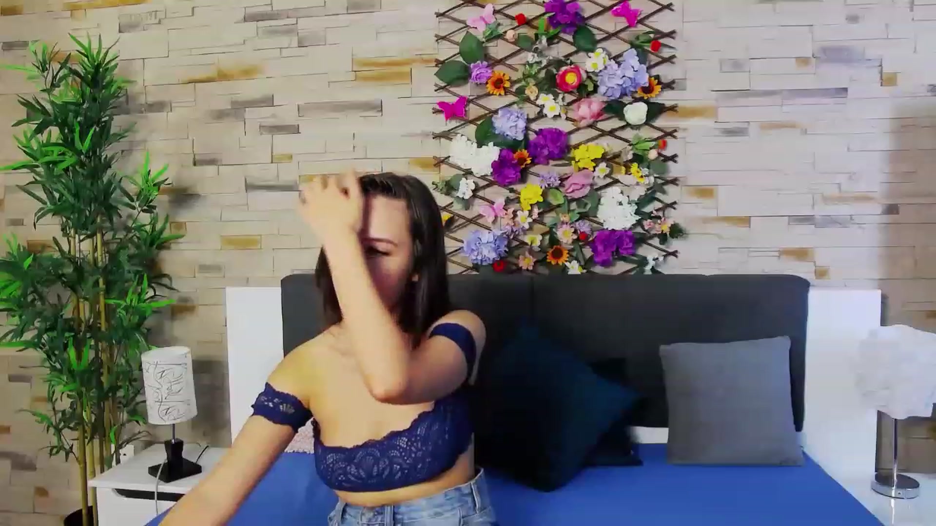Gallery image thumbnail from Radiance's myfreecams stream on, 06/05/2023, 14:38 image 14 of 20