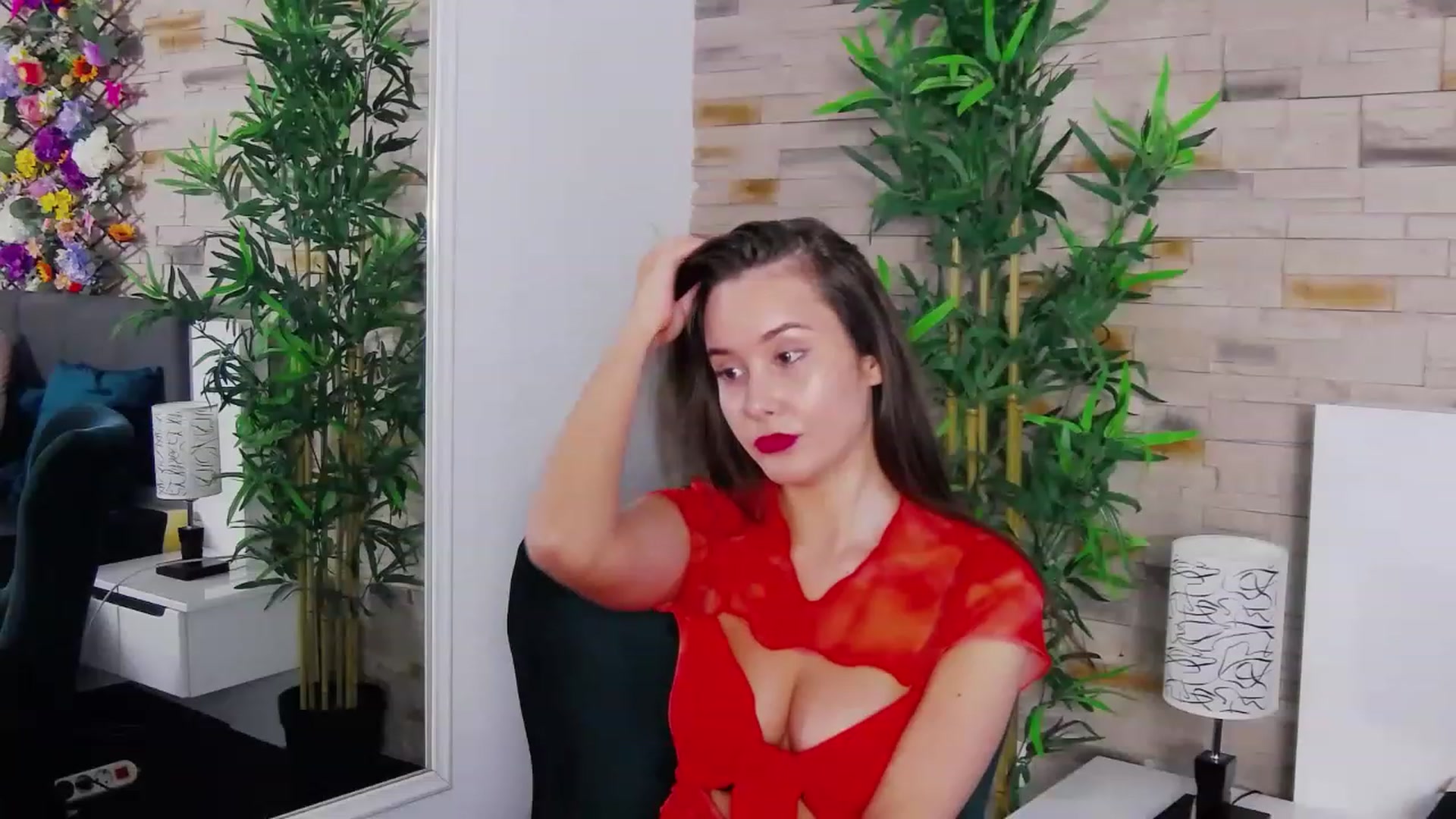 Gallery image thumbnail from Radiance's myfreecams stream on, 06/19/2023, 15:35 image 7 of 20