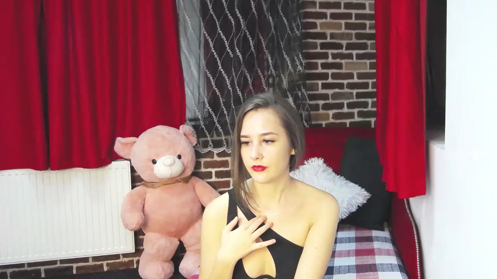 Gallery image thumbnail from Radiance's myfreecams stream on, 06/25/2023, 18:43 image 19 of 20