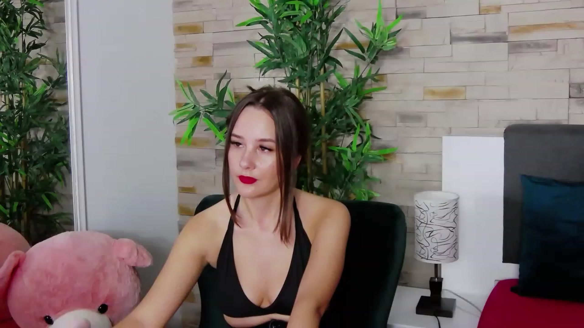 Gallery image thumbnail from Radiance's myfreecams stream on, 06/26/2023, 19:11 image 4 of 20