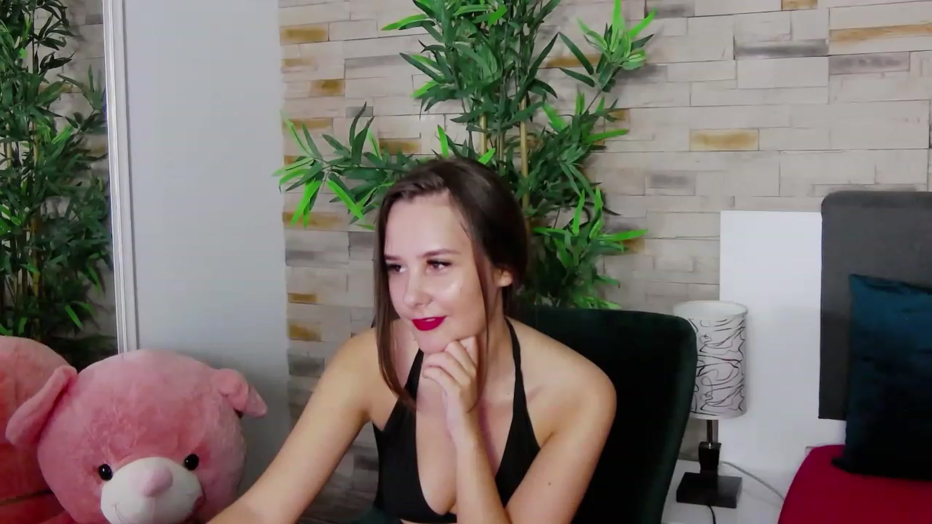 Gallery image thumbnail from Radiance's myfreecams stream on, 06/26/2023, 19:11 image 14 of 20