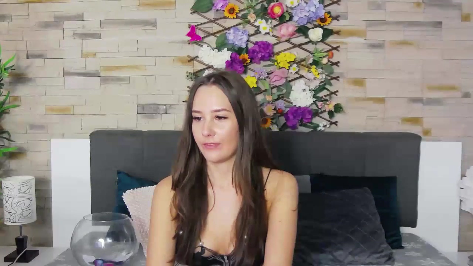 Gallery image thumbnail from Radiance's myfreecams stream on, 07/01/2023, 18:32 image 15 of 20
