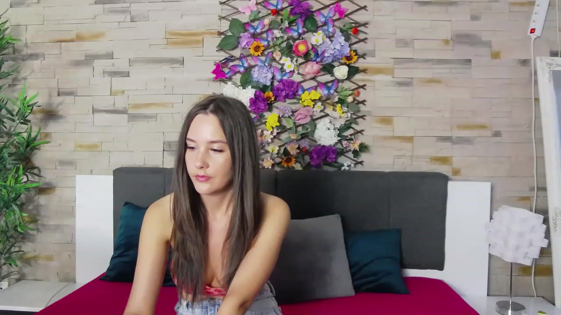Gallery image thumbnail from Radiance's myfreecams stream on, 07/07/2023, 18:12 image 4 of 20