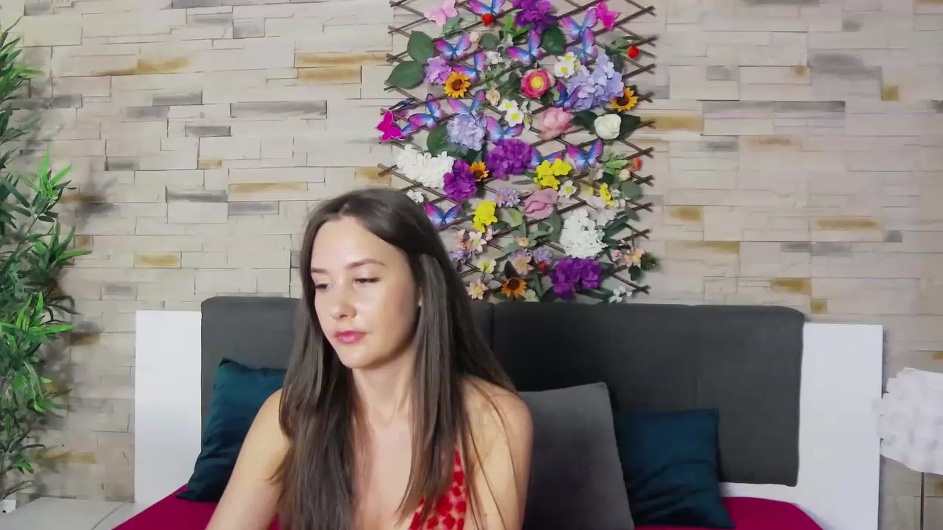 Gallery image thumbnail from Radiance's myfreecams stream on, 07/07/2023, 18:12 image 1 of 20