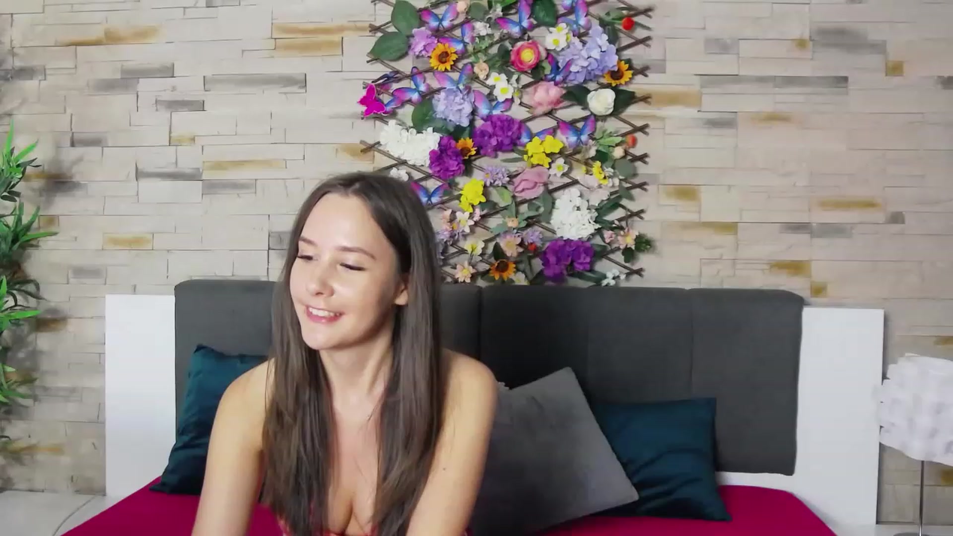 Gallery image thumbnail from Radiance's myfreecams stream on, 07/07/2023, 19:48 image 12 of 20