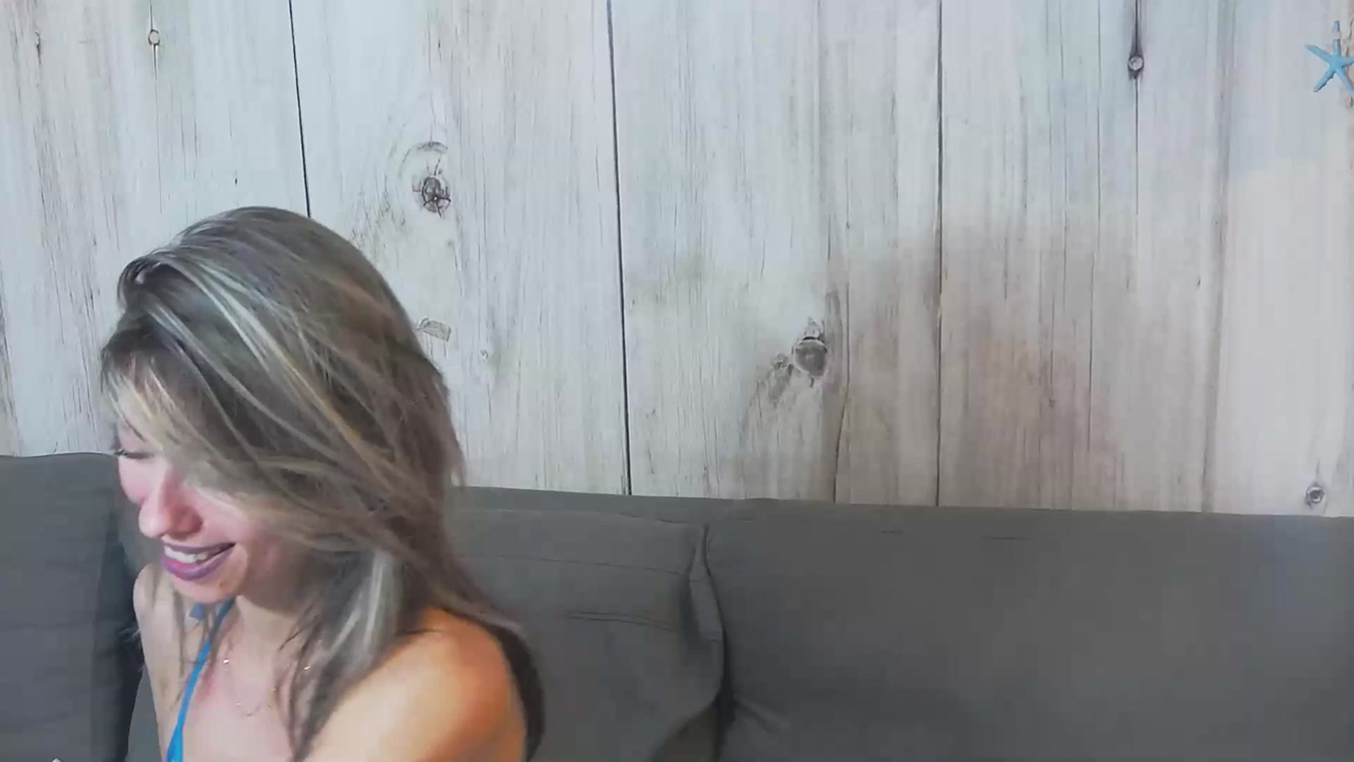 Gallery image thumbnail from Radiance's myfreecams stream on, 07/19/2023, 20:37 image 4 of 20