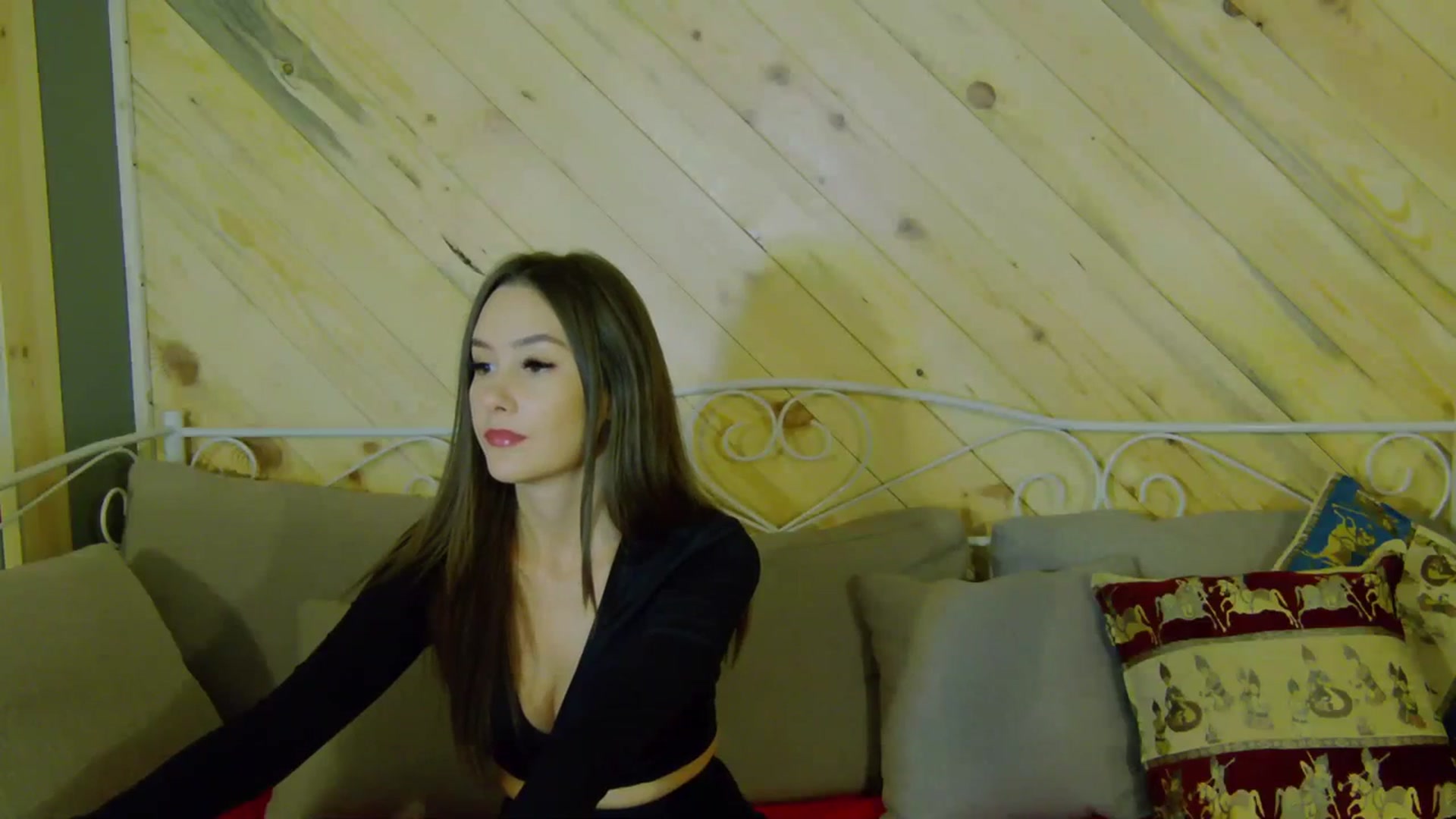 Gallery image thumbnail from Radiance's myfreecams stream on, 10/03/2023, 18:08 image 2 of 20