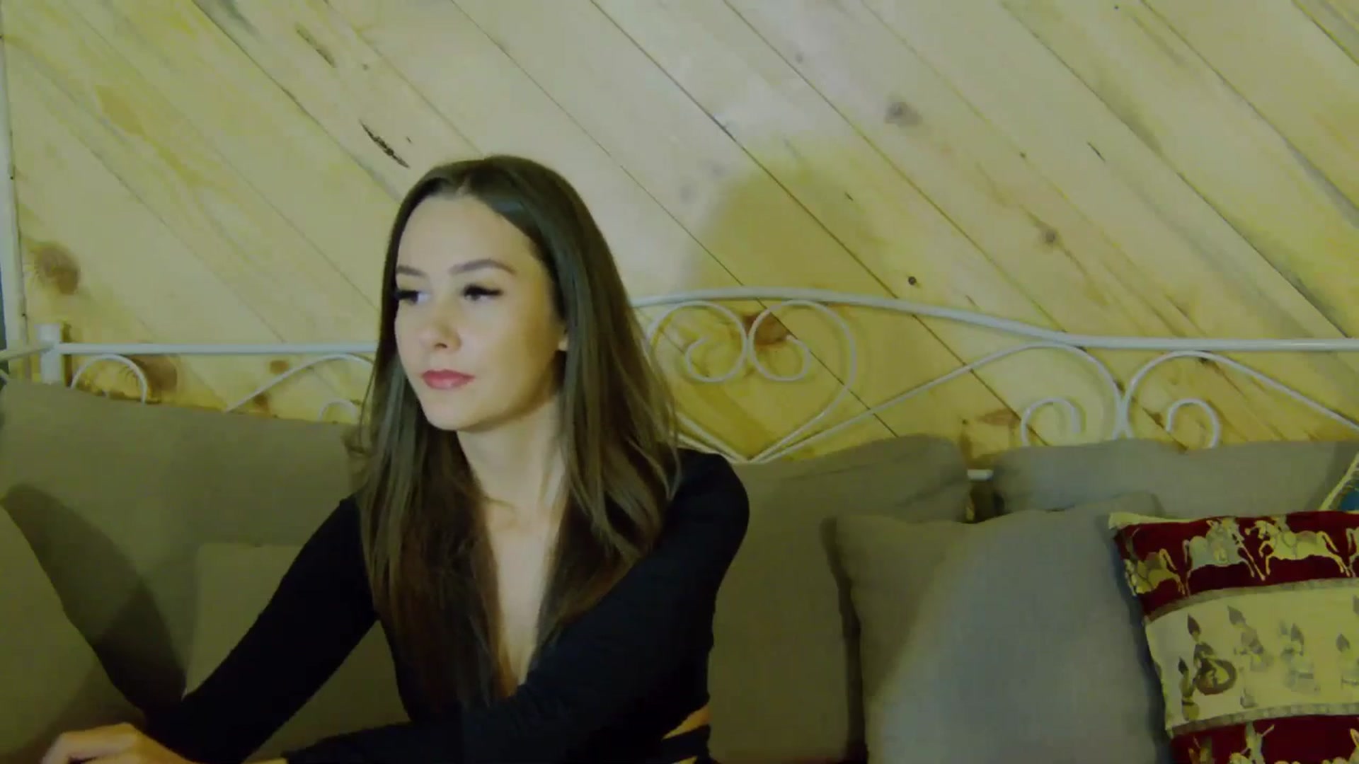 Gallery image thumbnail from Radiance's myfreecams stream on, 10/03/2023, 18:08 image 16 of 20