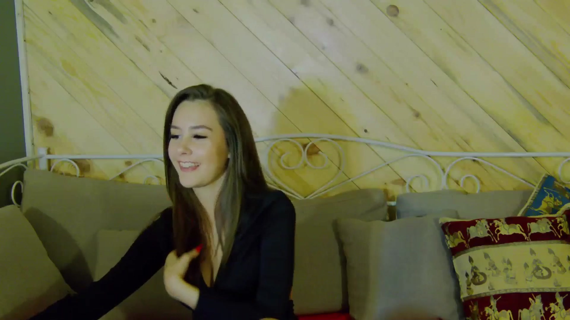 Gallery image thumbnail from Radiance's myfreecams stream on, 10/03/2023, 19:14 image 6 of 20