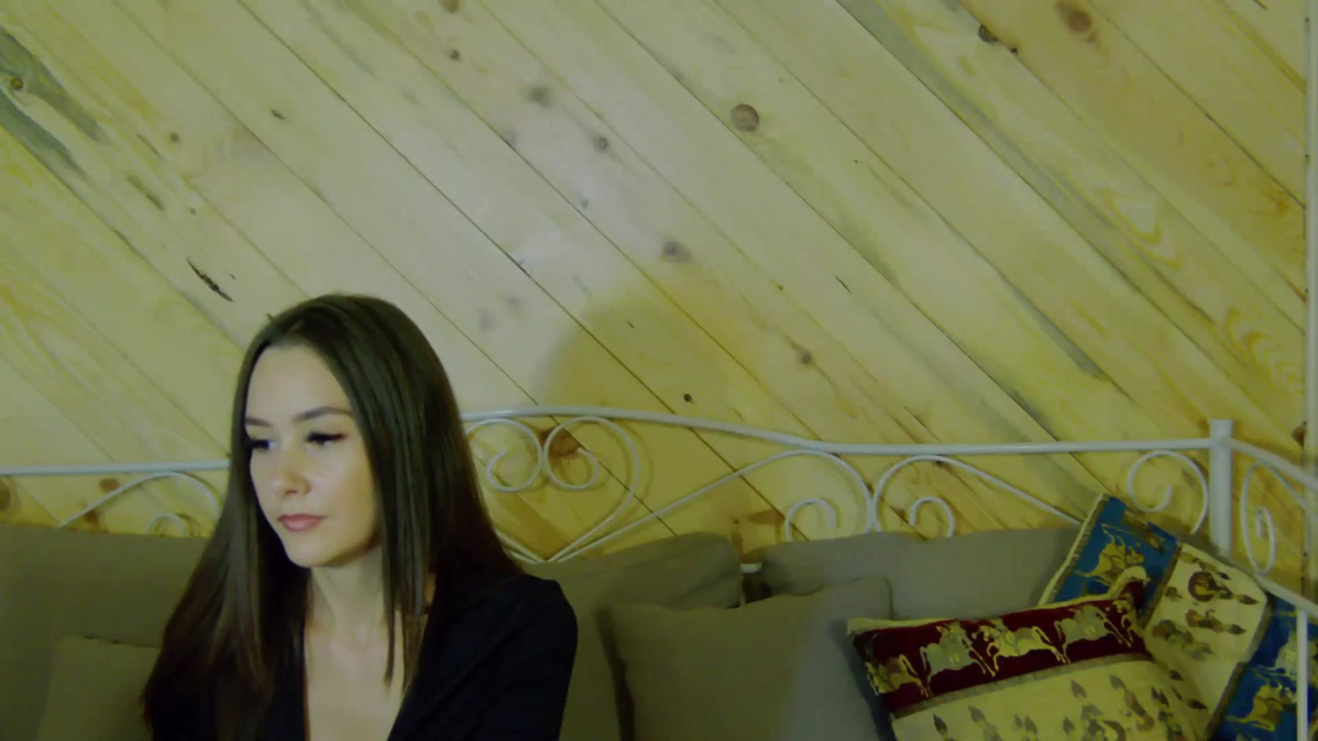 Gallery image thumbnail from Radiance's myfreecams stream on, 10/03/2023, 19:14 image 17 of 20