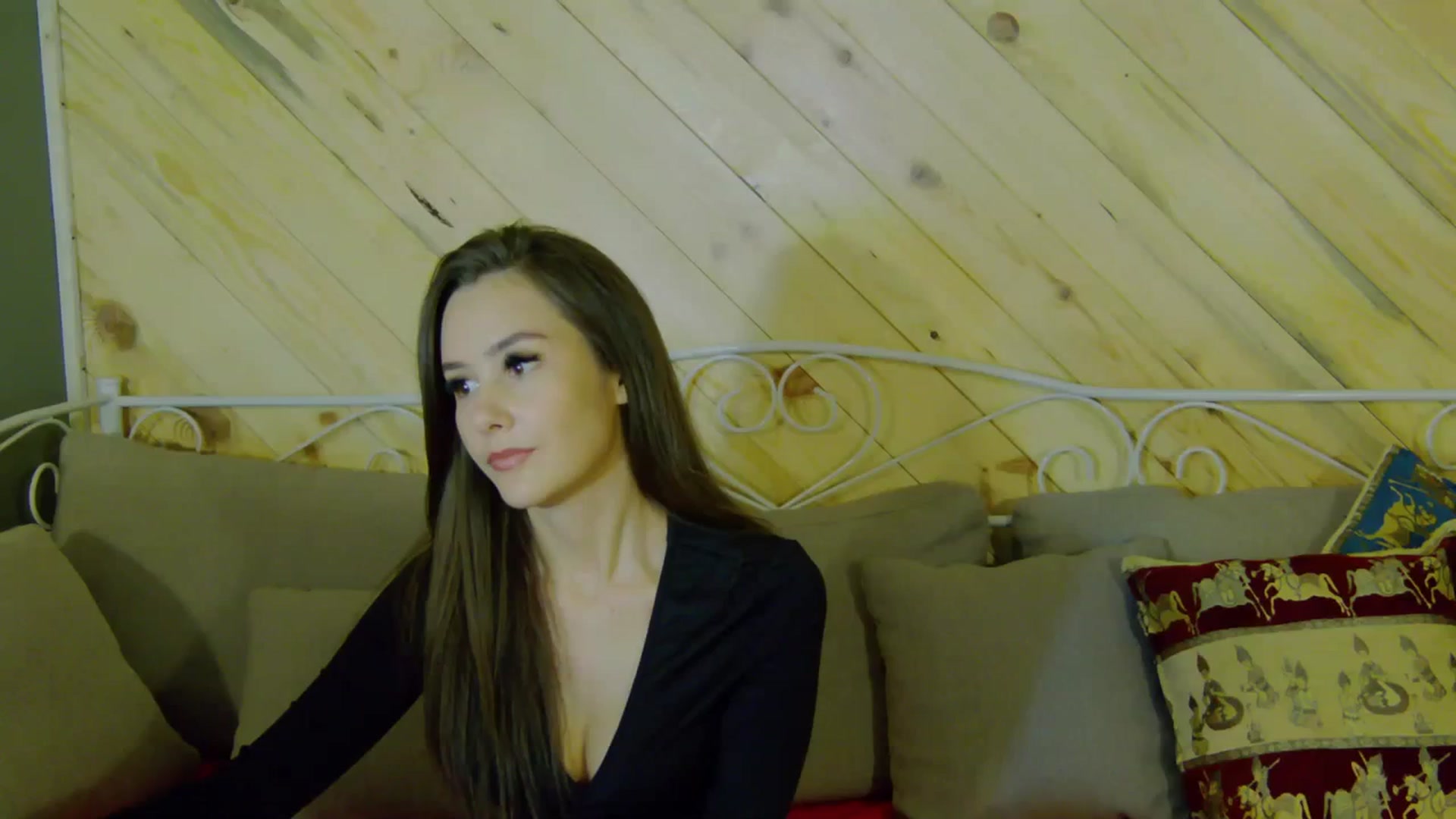 Gallery image thumbnail from Radiance's myfreecams stream on, 10/03/2023, 19:14 image 7 of 20