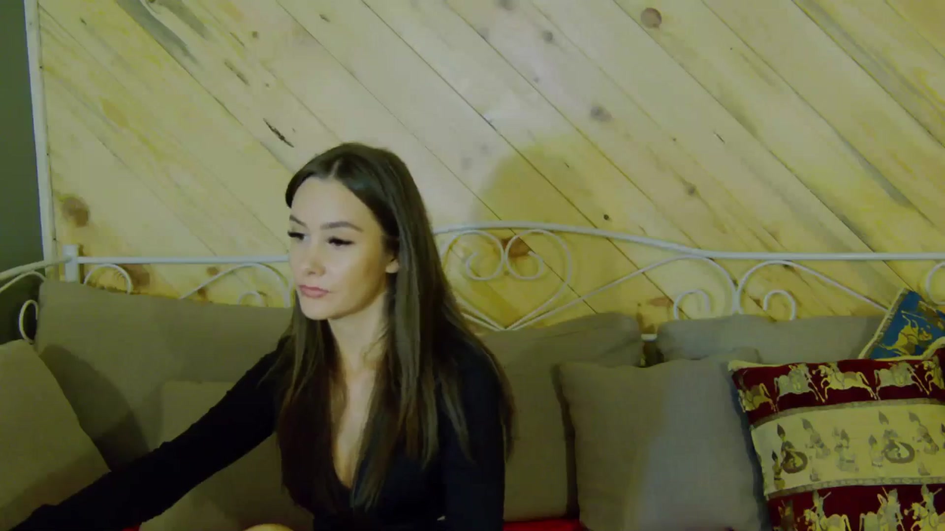 Gallery image thumbnail from Radiance's myfreecams stream on, 10/03/2023, 19:14 image 2 of 20