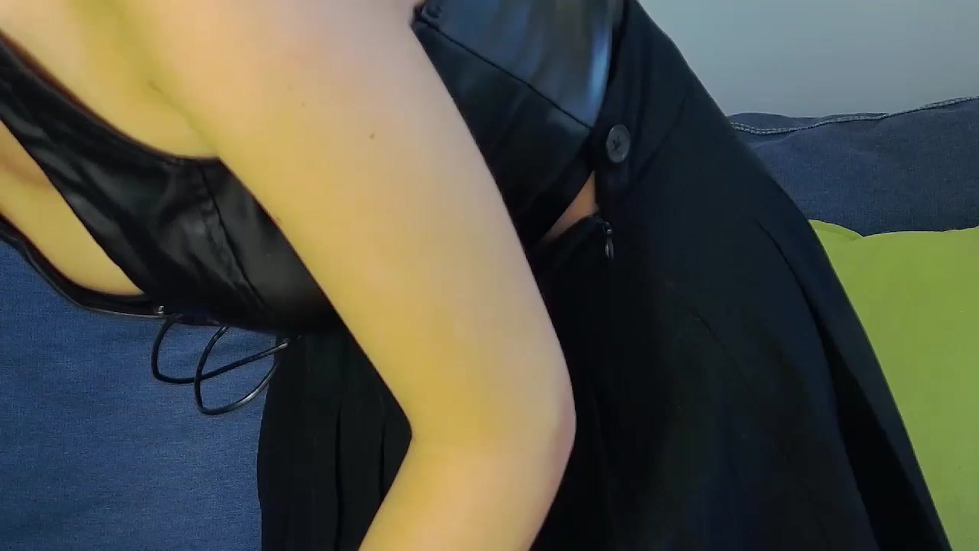Gallery image thumbnail from Radiance's myfreecams stream on, 10/05/2023, 14:52 image 11 of 20