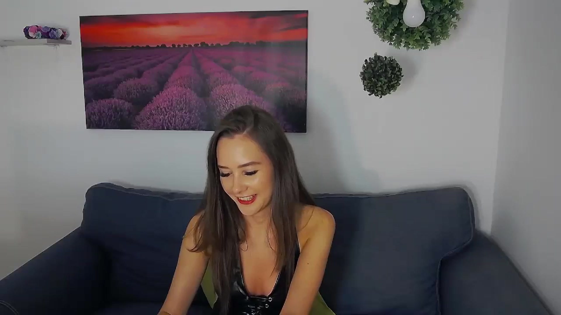 Gallery image thumbnail from Radiance's myfreecams stream on, 10/05/2023, 18:18 image 17 of 20