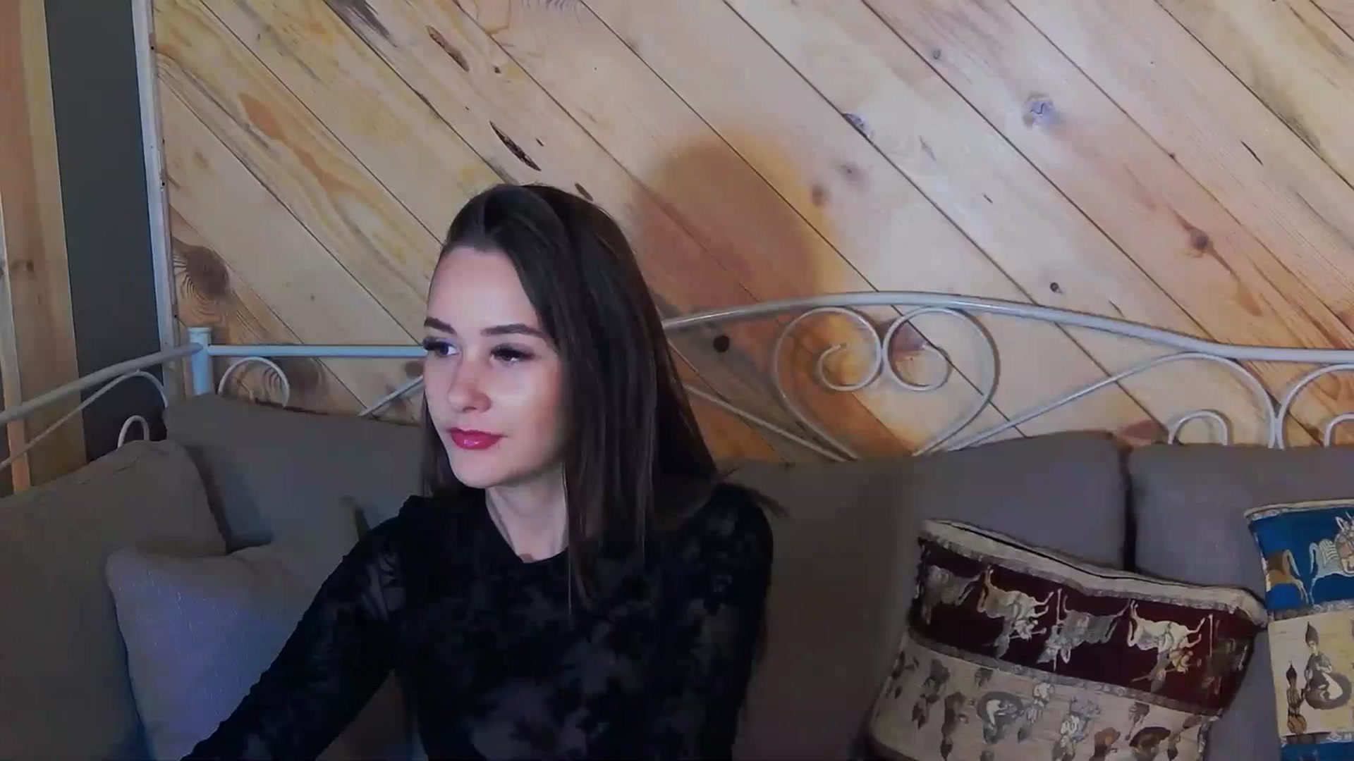 Gallery image thumbnail from Radiance's myfreecams stream on, 10/11/2023, 17:09 image 14 of 20