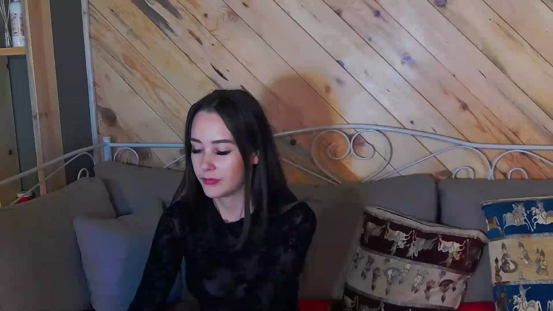 Gallery image thumbnail from Radiance's myfreecams stream on, 10/11/2023, 17:09 image 16 of 20