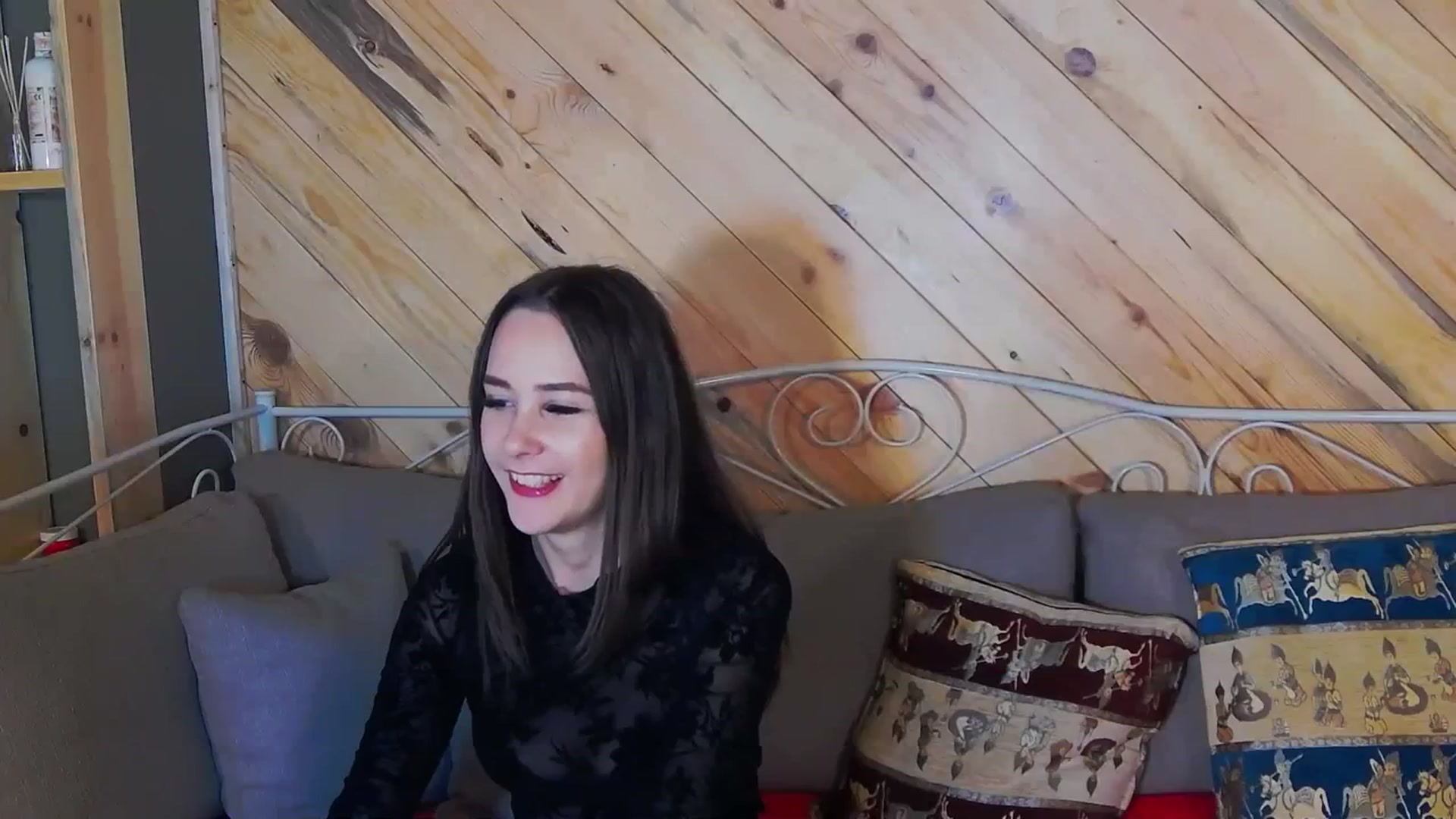 Gallery image thumbnail from Radiance's myfreecams stream on, 10/11/2023, 17:09 image 3 of 20