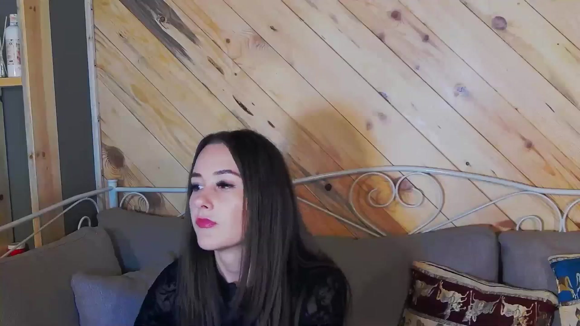 Gallery image thumbnail from Radiance's myfreecams stream on, 10/11/2023, 19:27 image 14 of 20