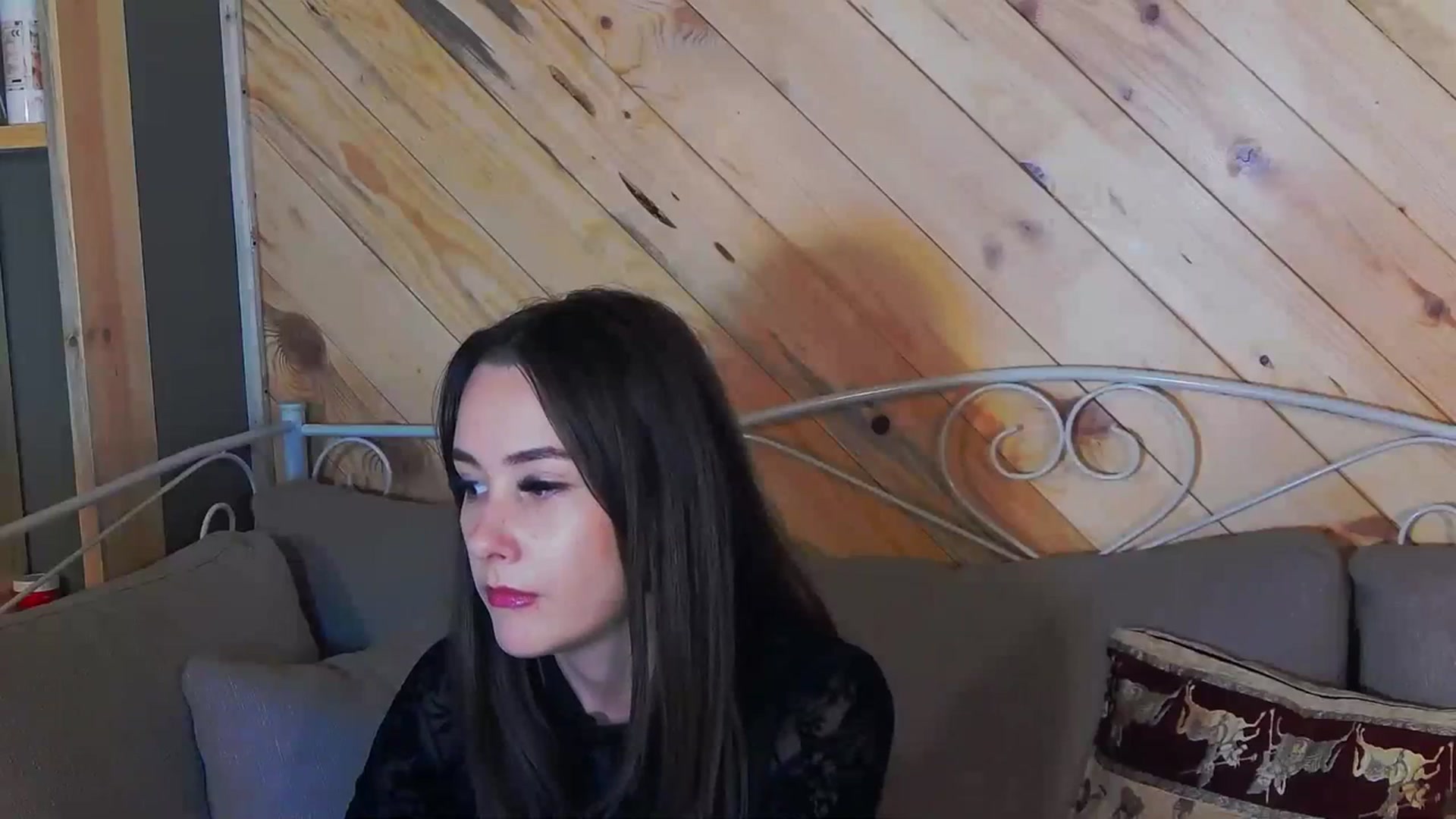 Gallery image thumbnail from Radiance's myfreecams stream on, 10/11/2023, 19:27 image 19 of 20