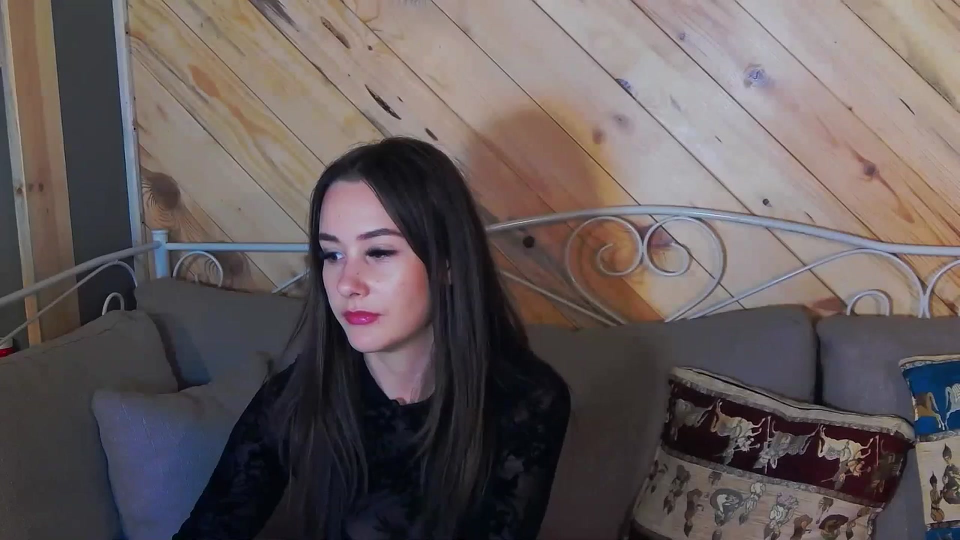 Gallery image thumbnail from Radiance's myfreecams stream on, 10/11/2023, 19:27 image 17 of 20