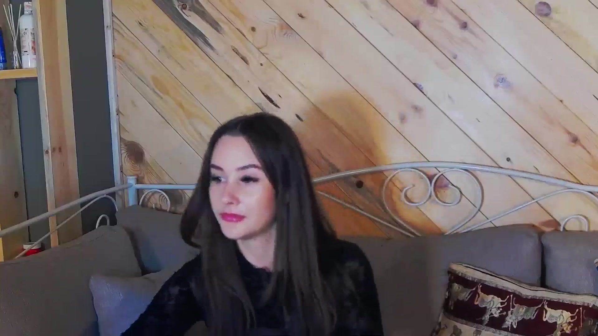 Gallery image thumbnail from Radiance's myfreecams stream on, 10/11/2023, 19:27 image 16 of 20