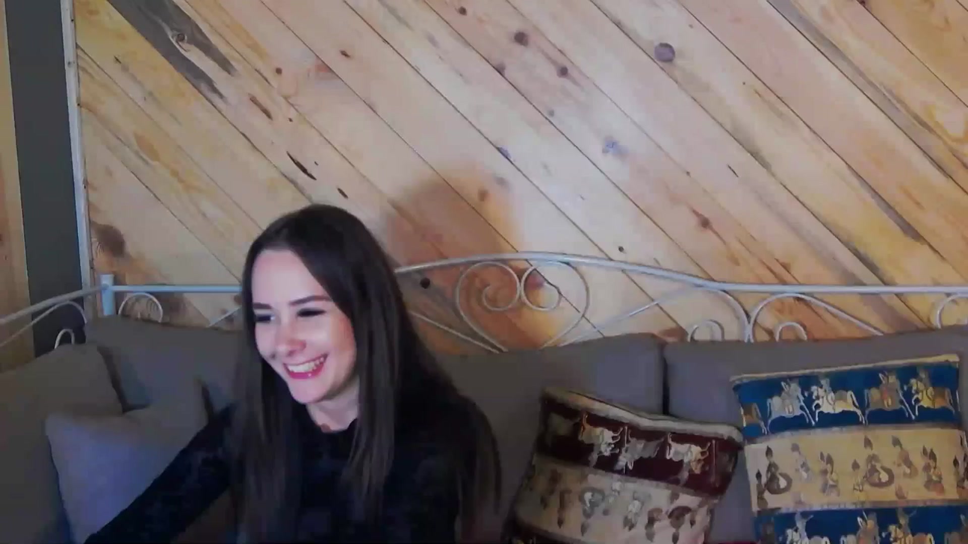 Gallery image thumbnail from Radiance's myfreecams stream on, 10/11/2023, 19:42 image 7 of 20