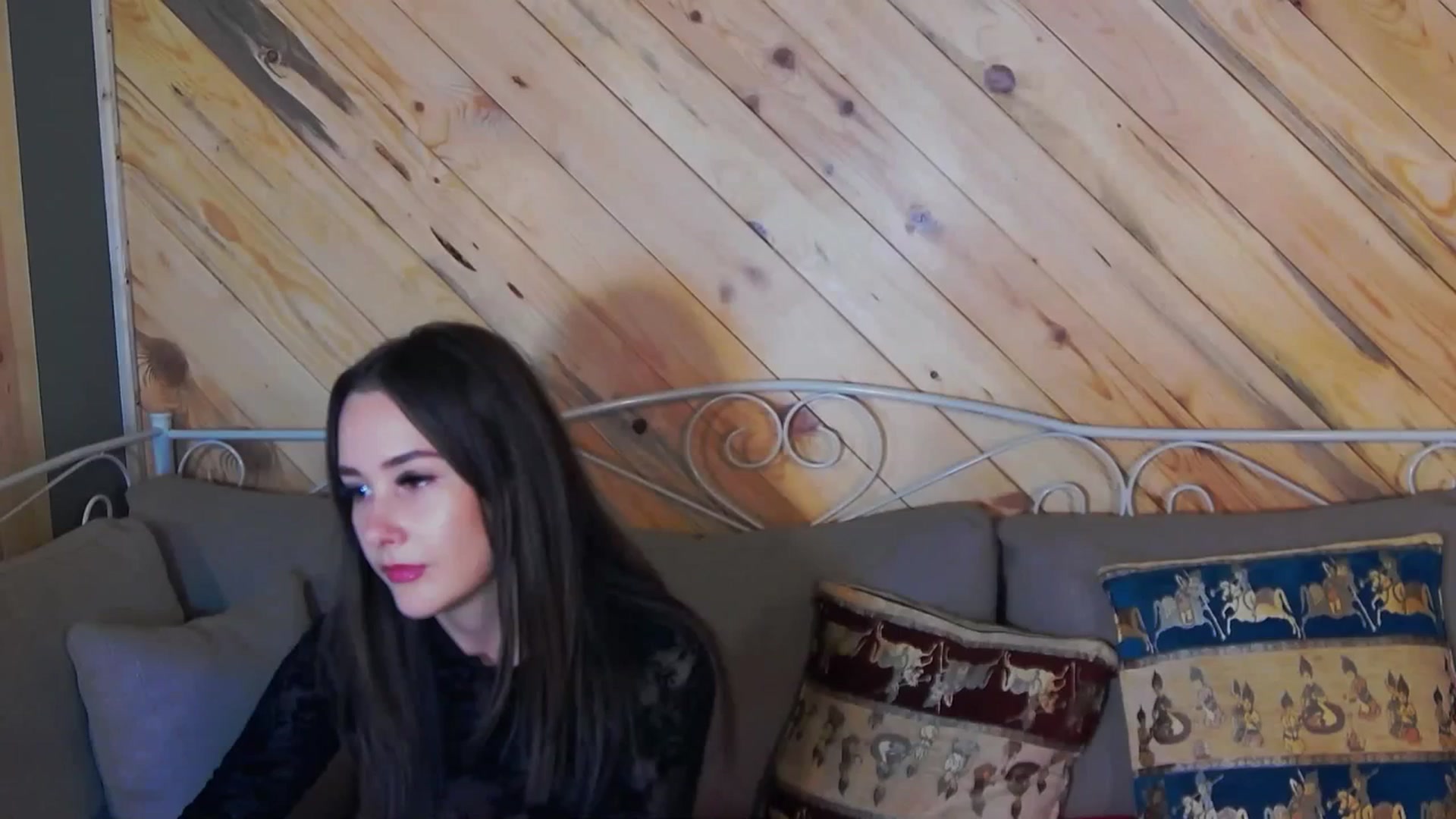 Gallery image thumbnail from Radiance's myfreecams stream on, 10/11/2023, 19:42 image 9 of 20