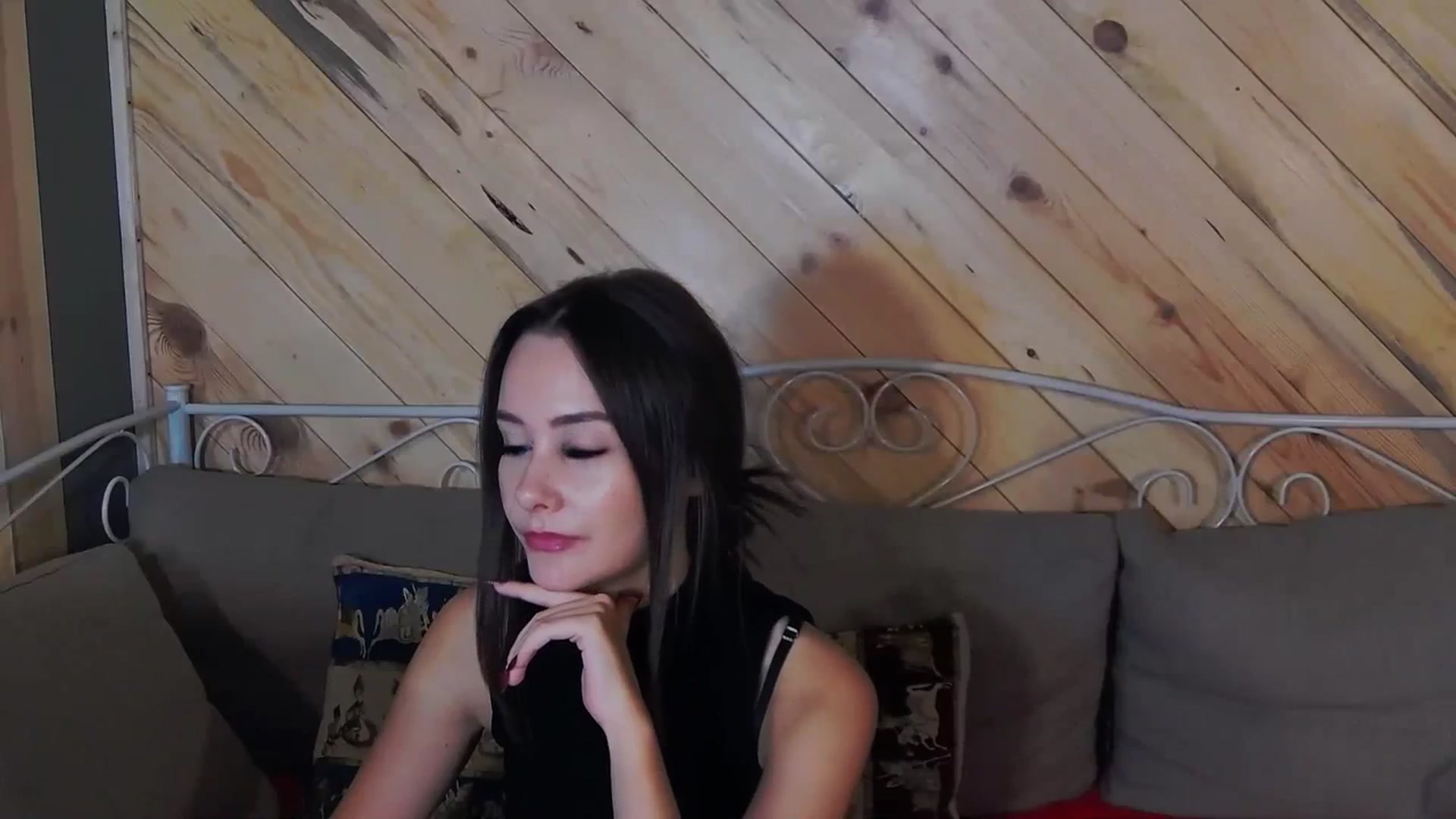 Gallery image thumbnail from Radiance's myfreecams stream on, 10/17/2023, 21:20 image 18 of 20