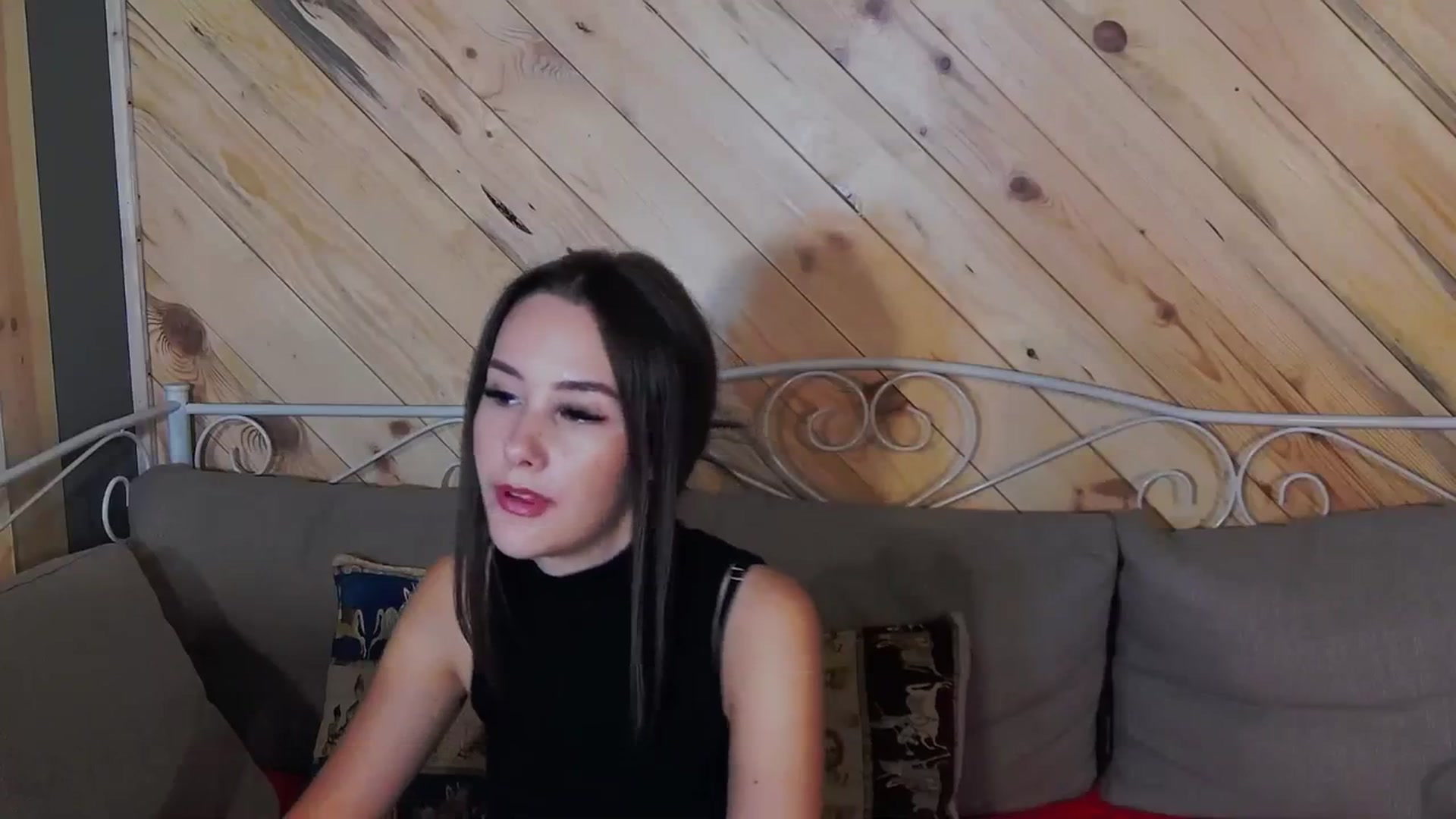 Gallery image thumbnail from Radiance's myfreecams stream on, 10/17/2023, 21:20 image 14 of 20