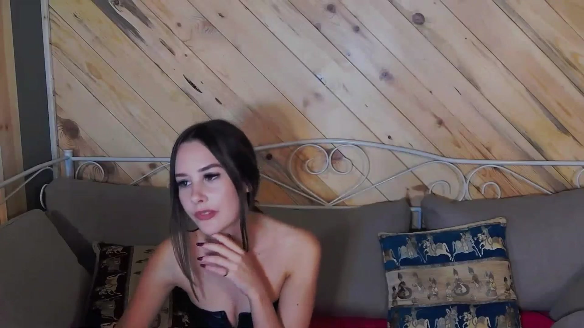 Gallery image thumbnail from Radiance's myfreecams stream on, 10/19/2023, 18:18 image 6 of 20
