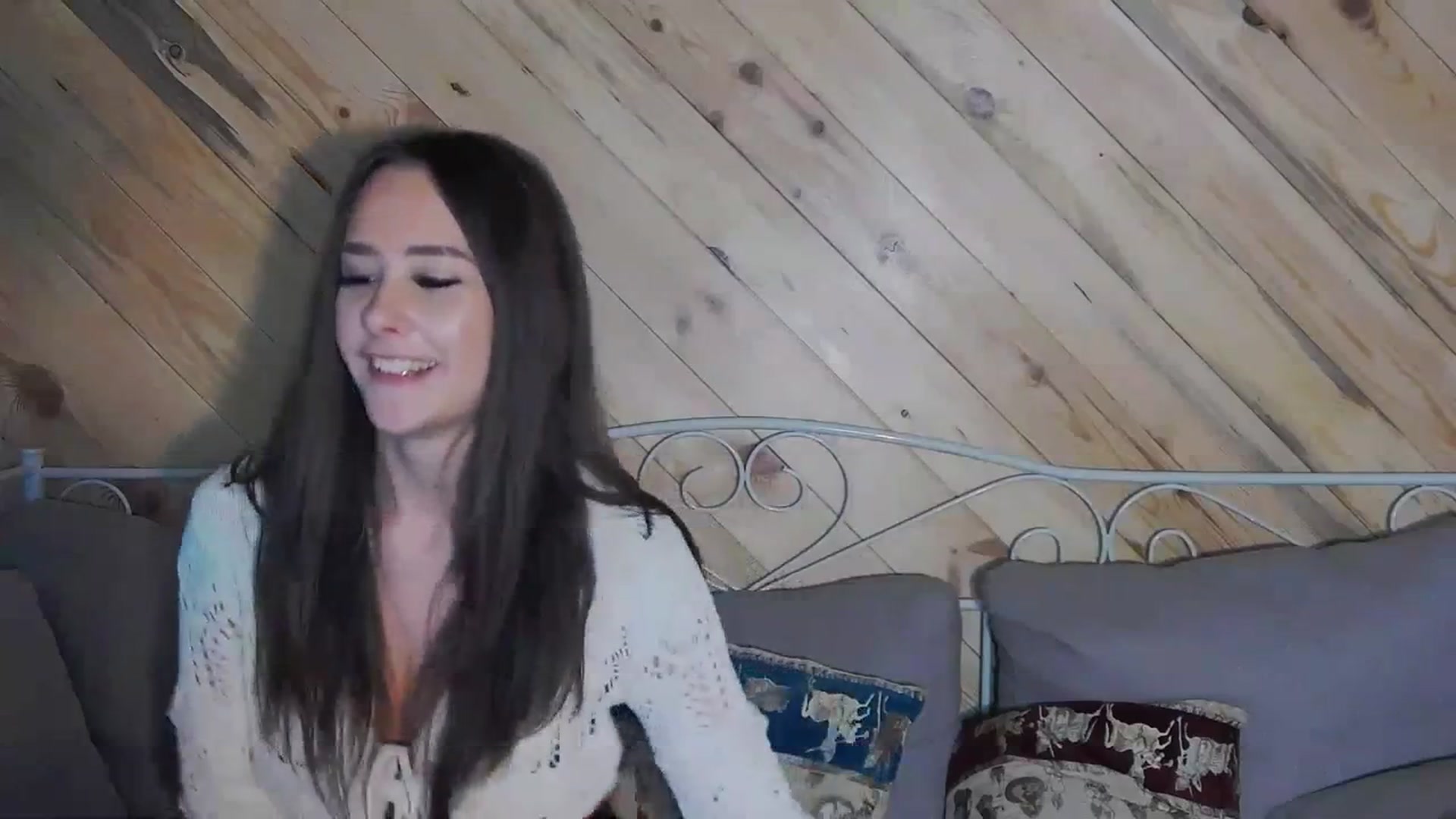 Gallery image thumbnail from Radiance's myfreecams stream on, 10/23/2023, 19:20 image 11 of 20