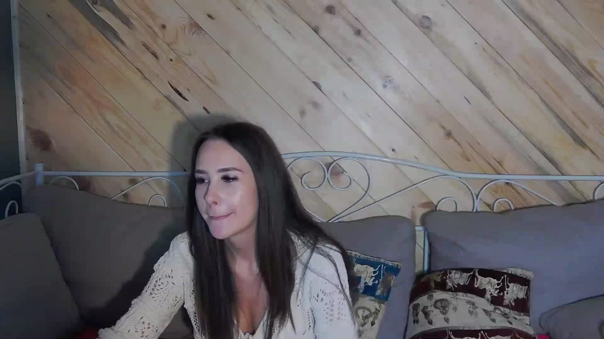 Gallery image thumbnail from Radiance's myfreecams stream on, 10/23/2023, 19:20 image 18 of 20