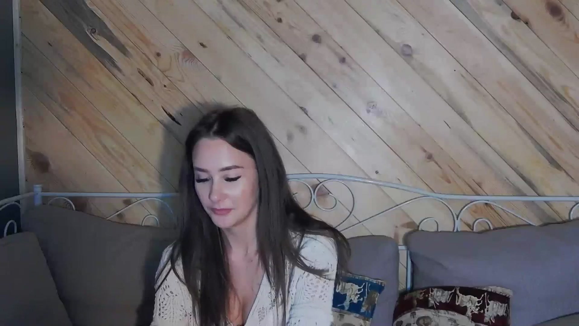 Gallery image thumbnail from Radiance's myfreecams stream on, 10/23/2023, 19:20 image 17 of 20