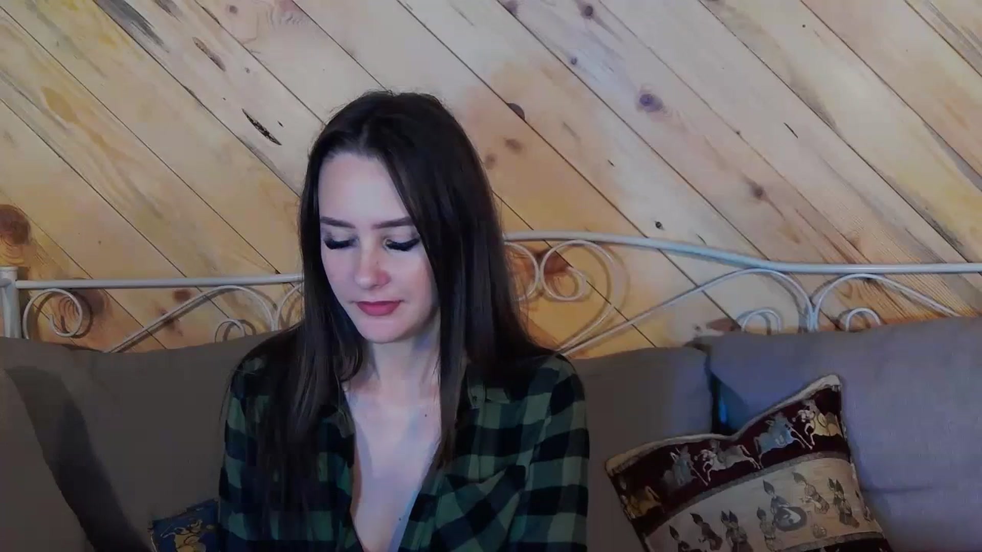 Gallery image thumbnail from Radiance's myfreecams stream on, 10/25/2023, 17:33 image 7 of 20