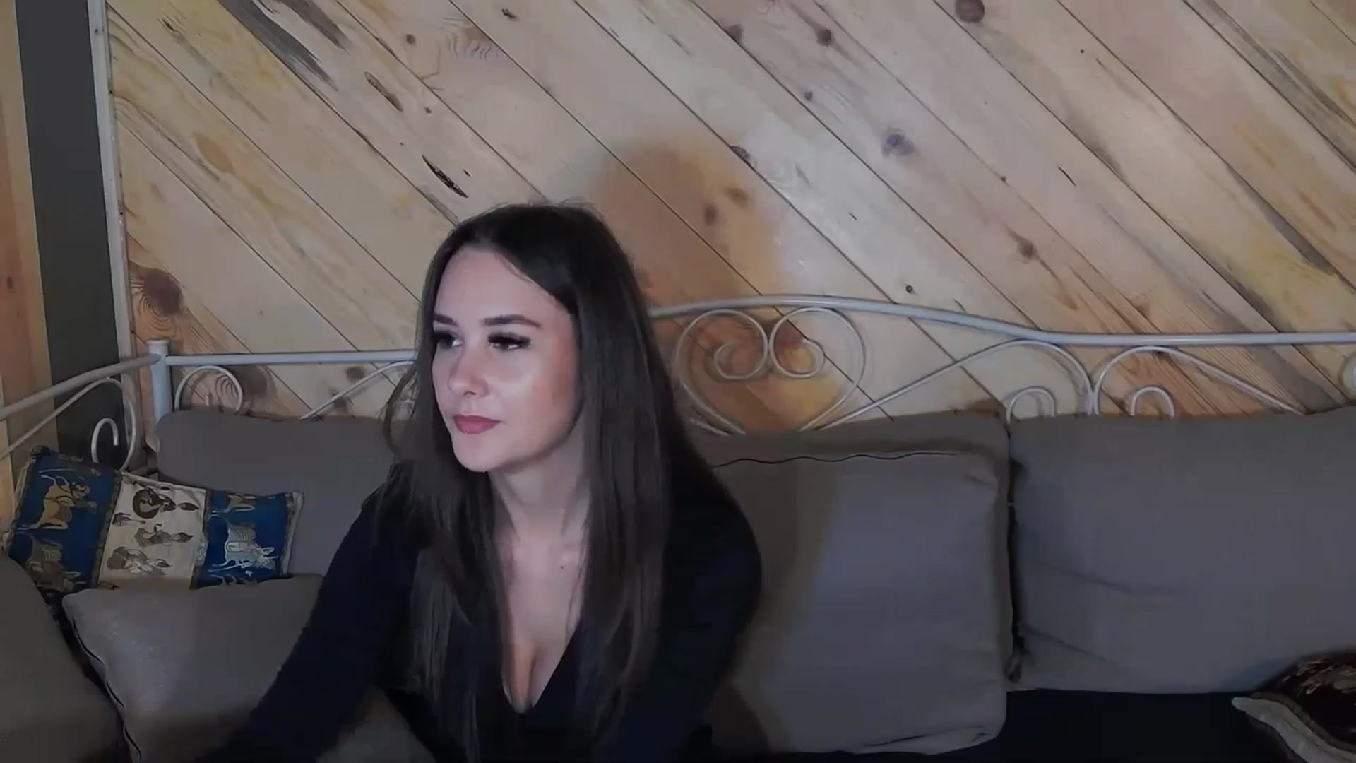 Gallery image thumbnail from Radiance's myfreecams stream on, 10/27/2023, 14:08 image 17 of 20