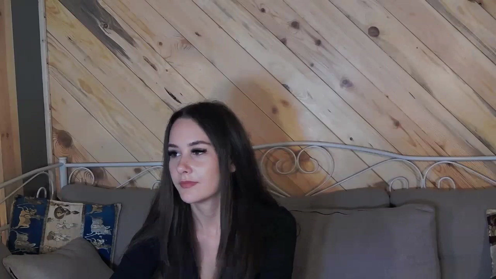Gallery image thumbnail from Radiance's myfreecams stream on, 10/27/2023, 17:31 image 8 of 20