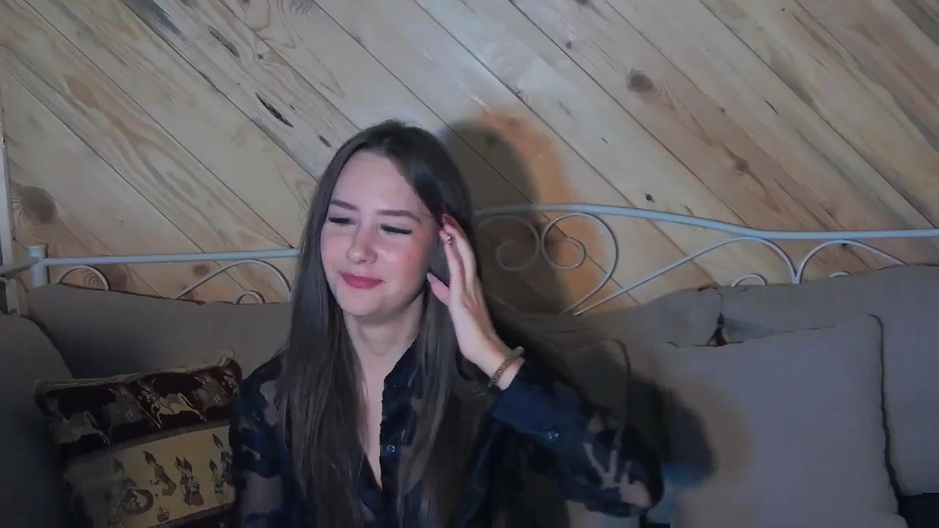 Gallery image thumbnail from Radiance's myfreecams stream on, 11/07/2023, 15:37 image 7 of 20