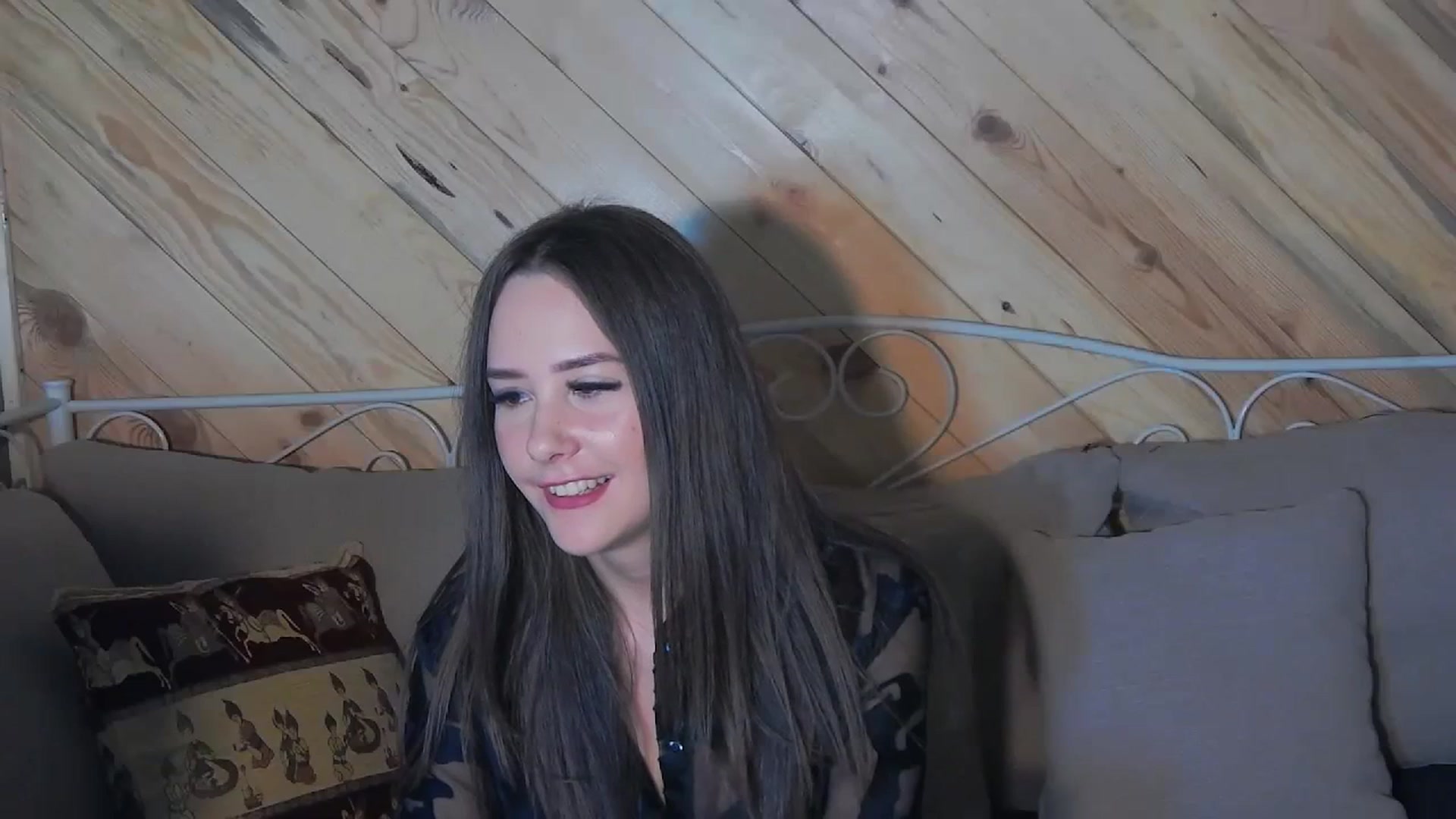 Gallery image thumbnail from Radiance's myfreecams stream on, 11/07/2023, 15:37 image 6 of 20