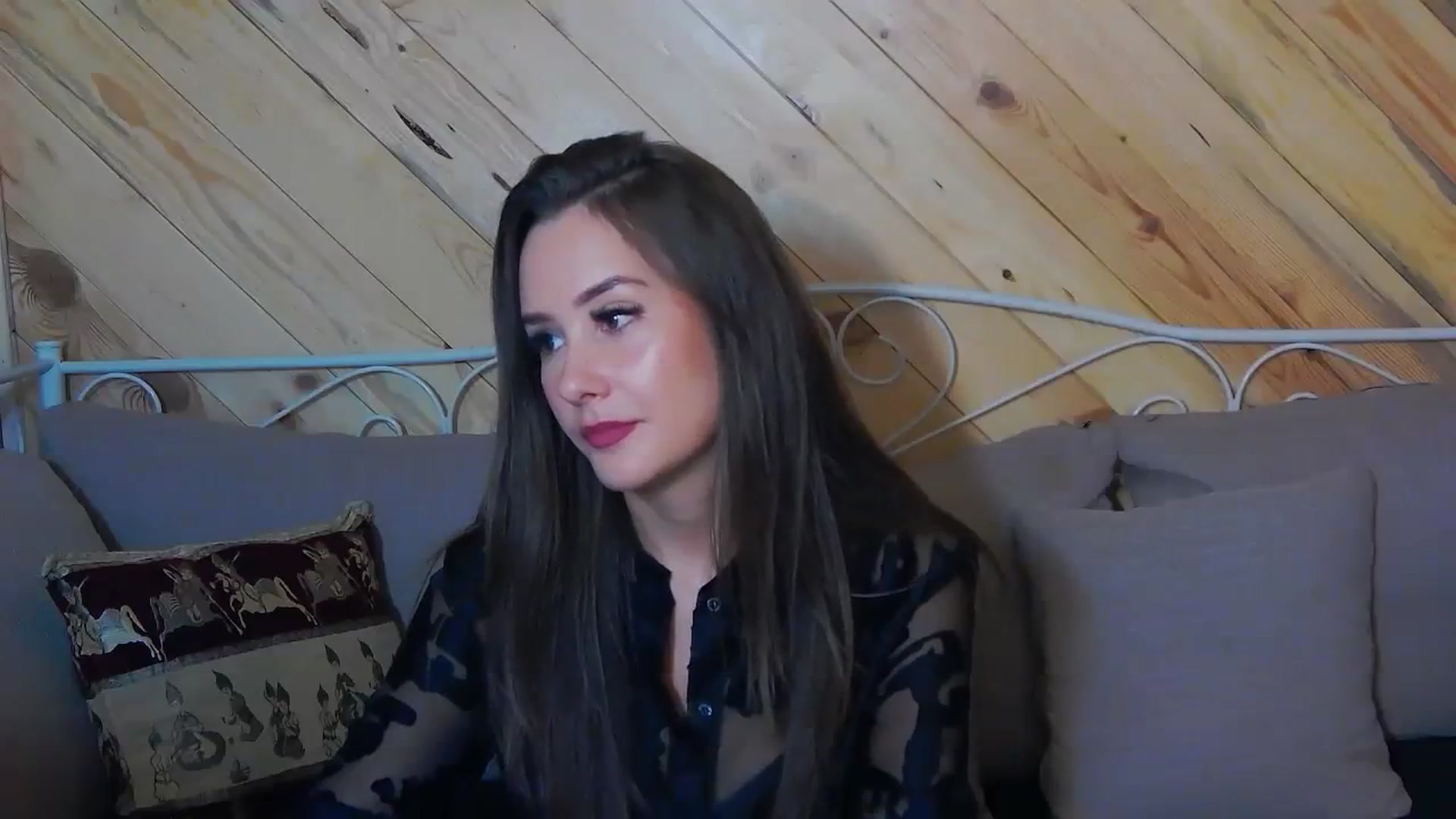 Gallery image thumbnail from Radiance's myfreecams stream on, 11/07/2023, 17:43 image 18 of 20