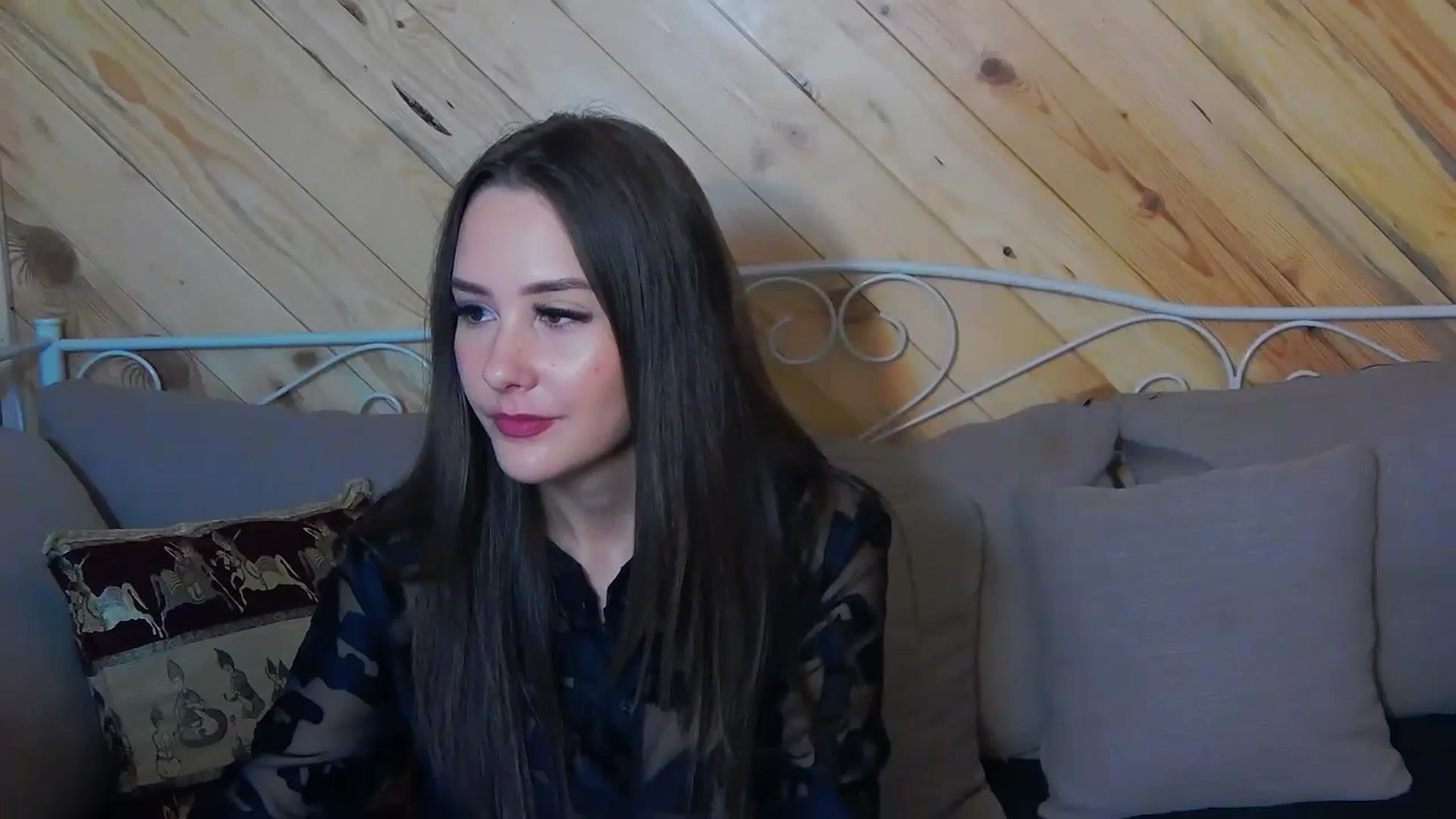 Gallery image thumbnail from Radiance's myfreecams stream on, 11/07/2023, 19:34 image 3 of 20