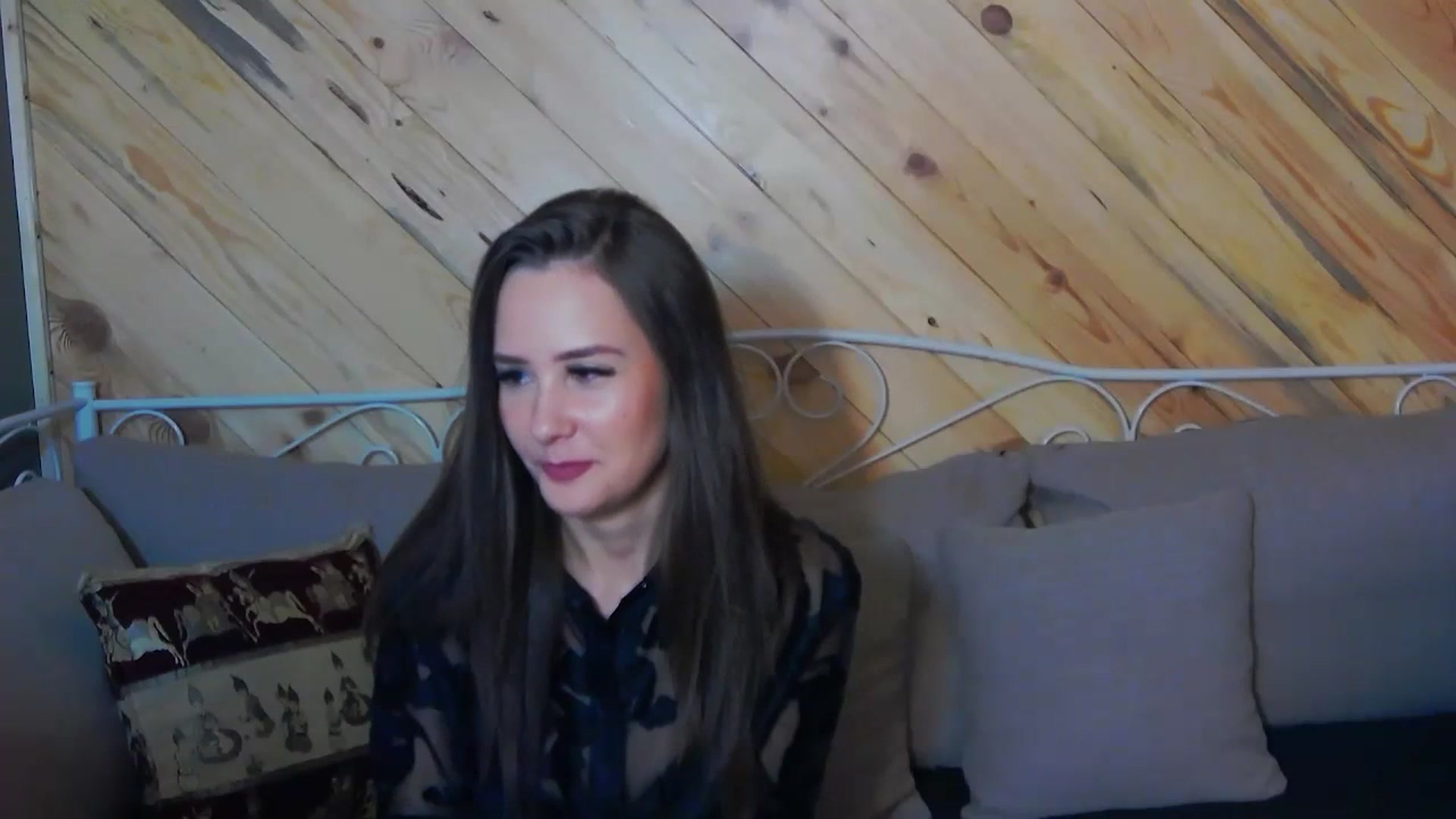 Gallery image thumbnail from Radiance's myfreecams stream on, 11/07/2023, 19:34 image 5 of 20