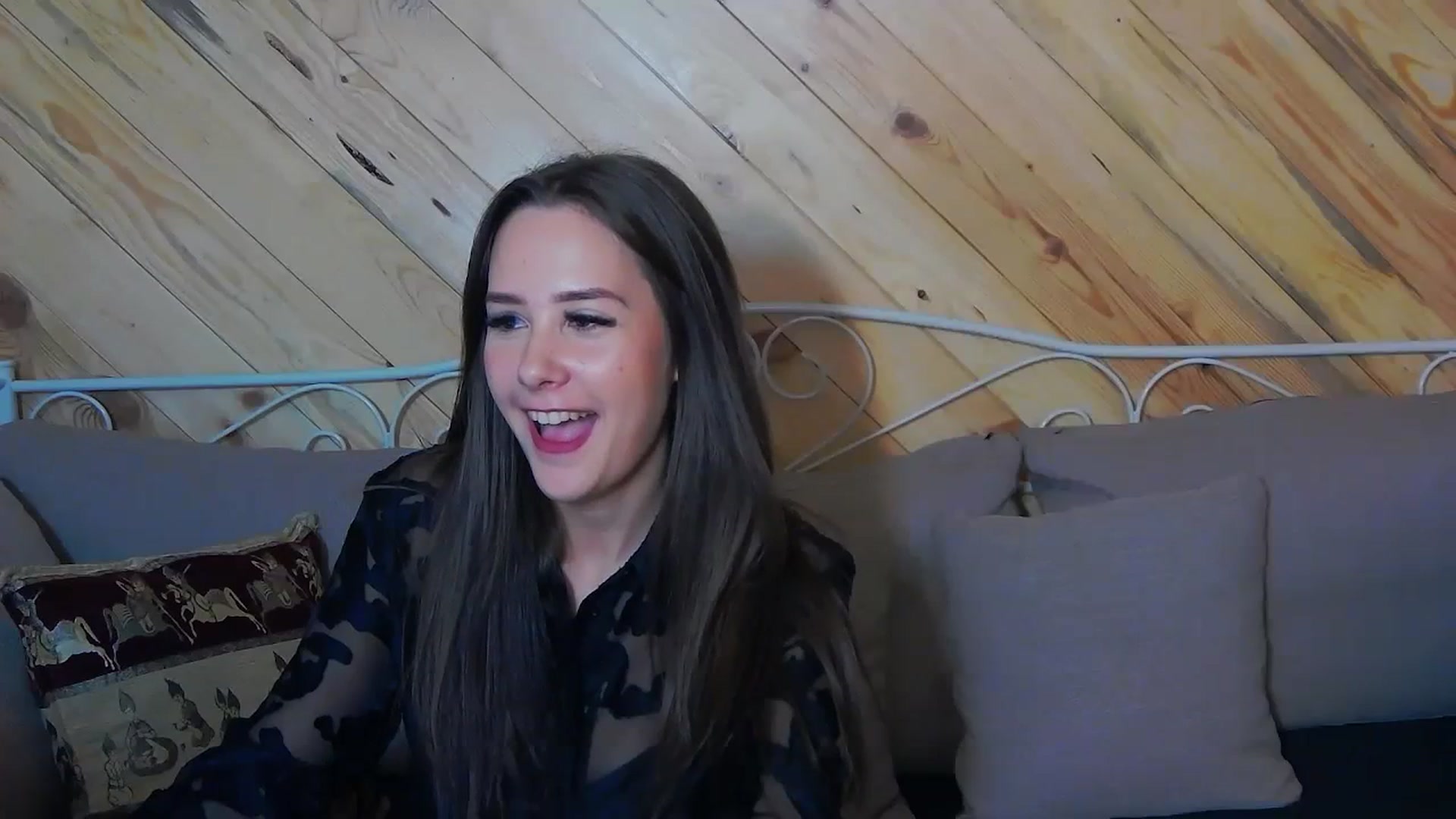 Gallery image thumbnail from Radiance's myfreecams stream on, 11/07/2023, 20:25 image 13 of 20